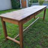 Farm table