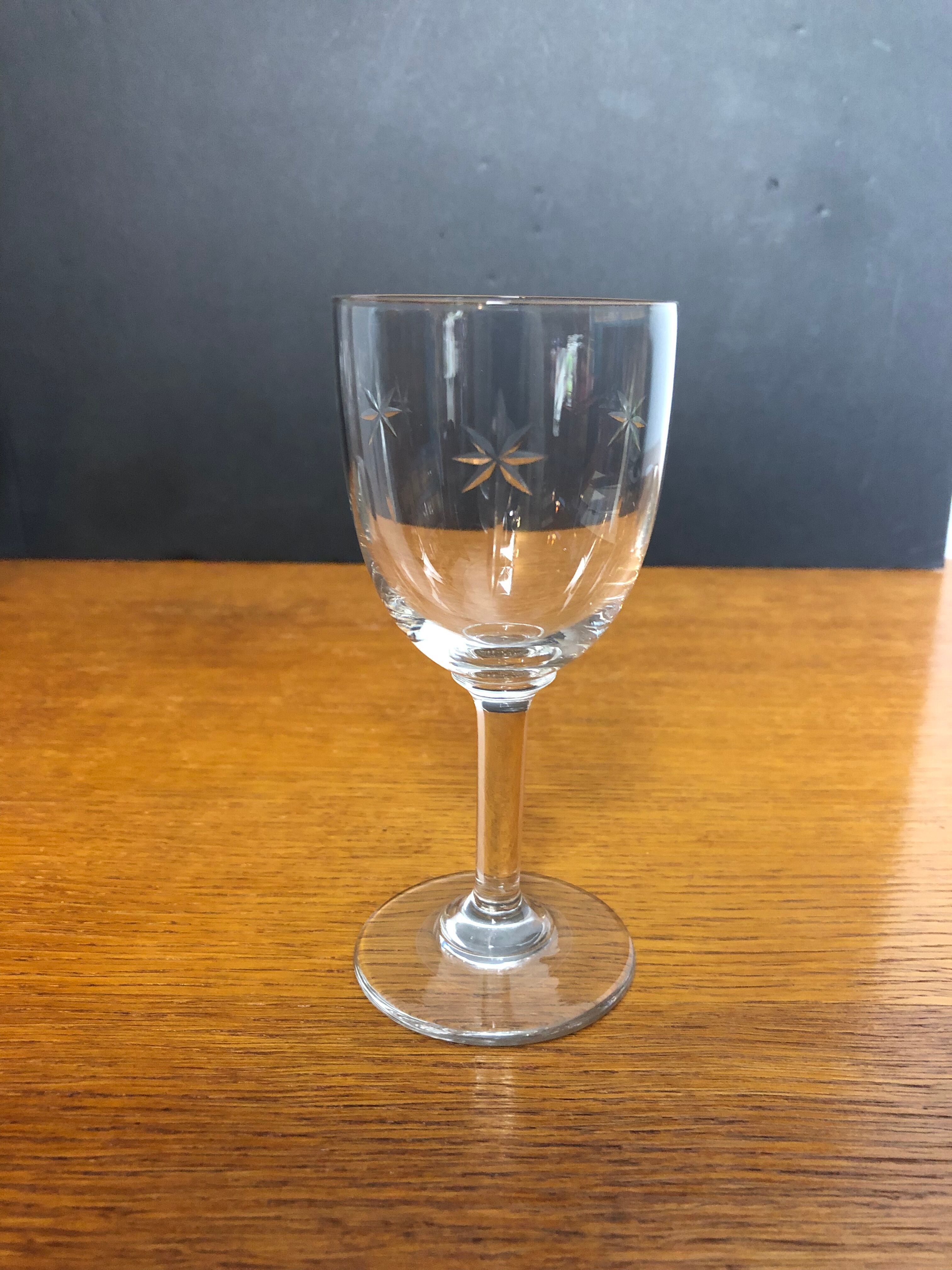 10 wine glasses decorated "stars"
