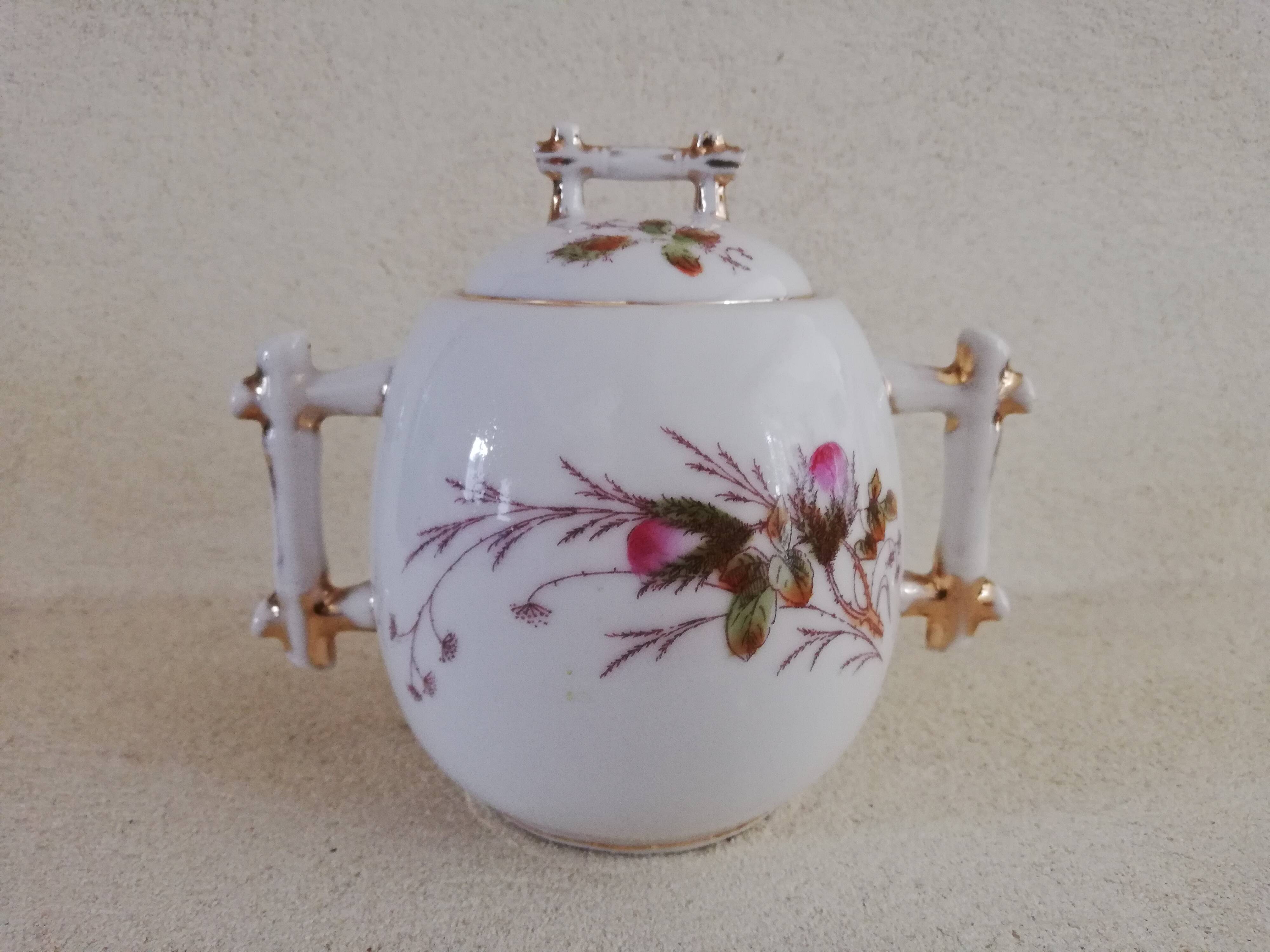Porcelain sugar bowl handle decorated with sugar cane