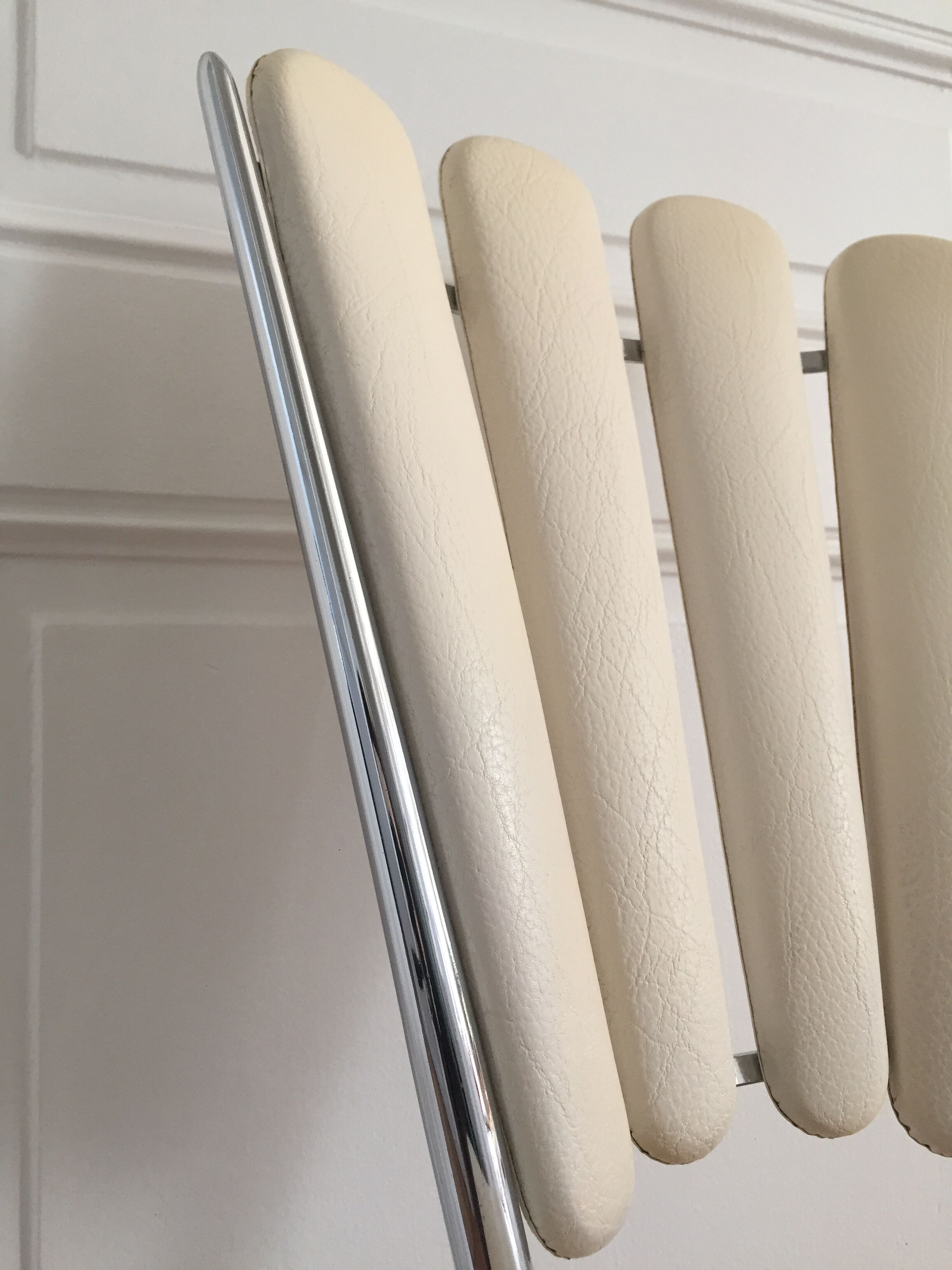 Pair of chairs folder petals