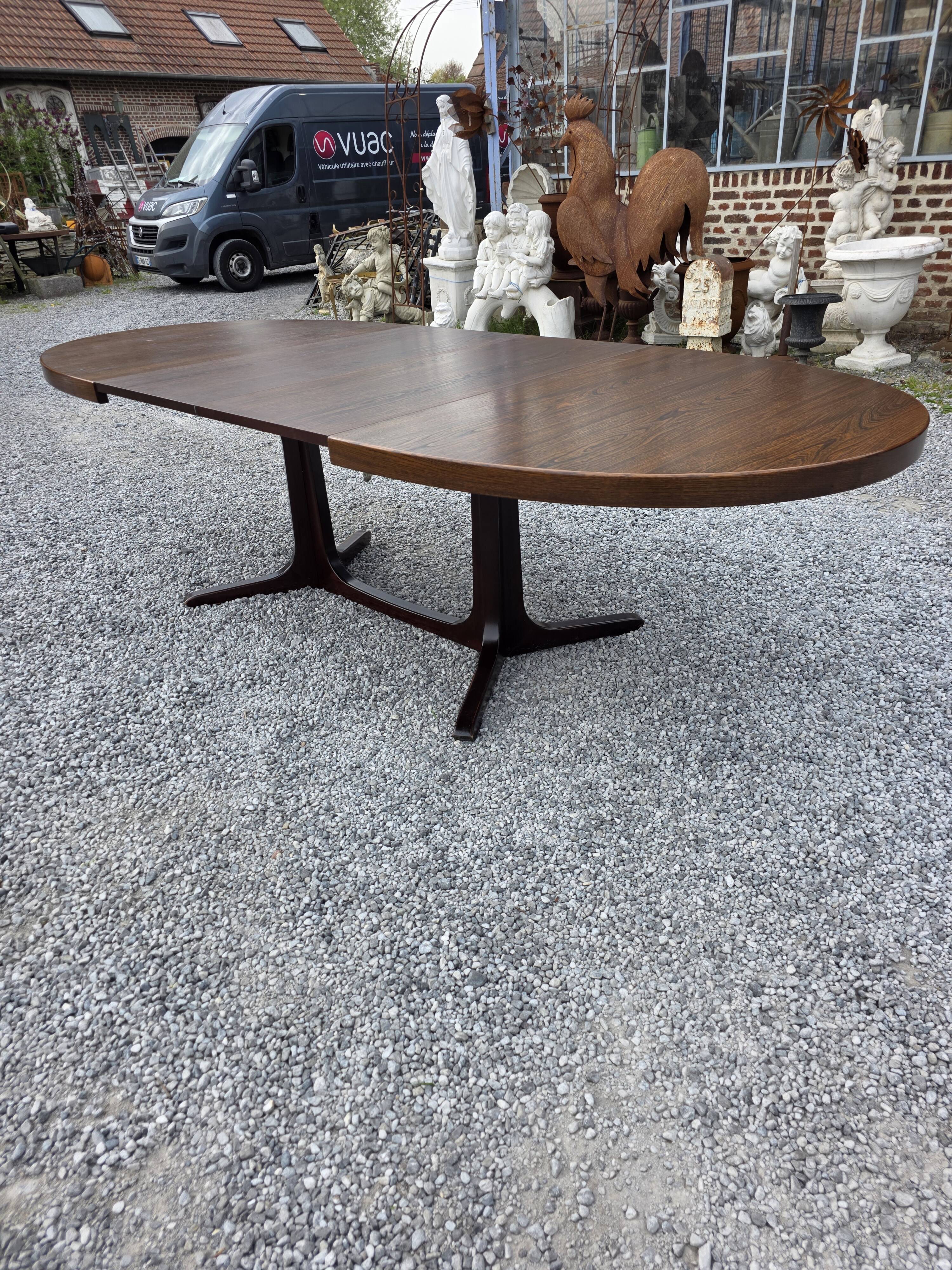 Extensible Baumann table in oak from the 1960s.