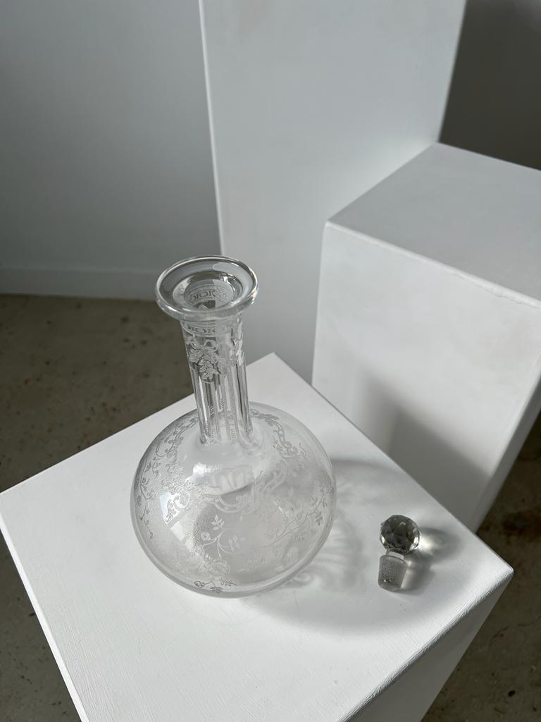 Engraved vintage wine decanter (cork reported)