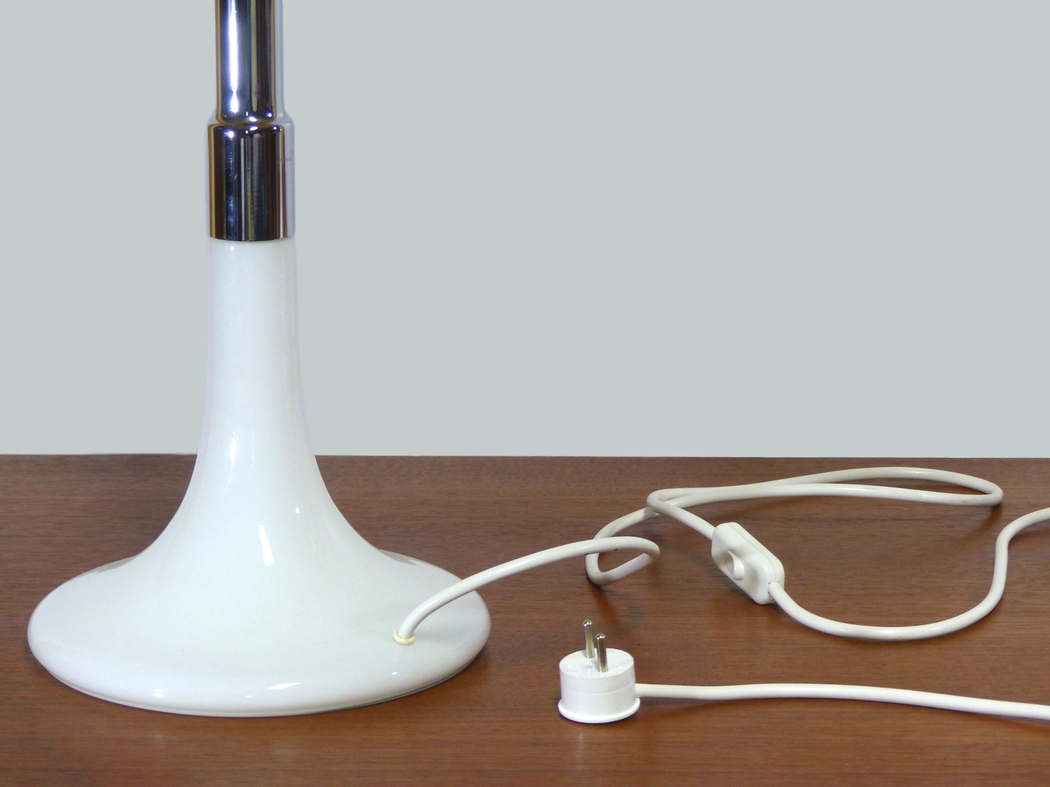 Pair of feet lamps XXL Ingo Maurer ML3