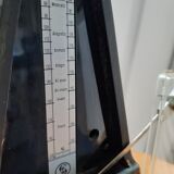 Ancien métronome en bakélite de la RDA