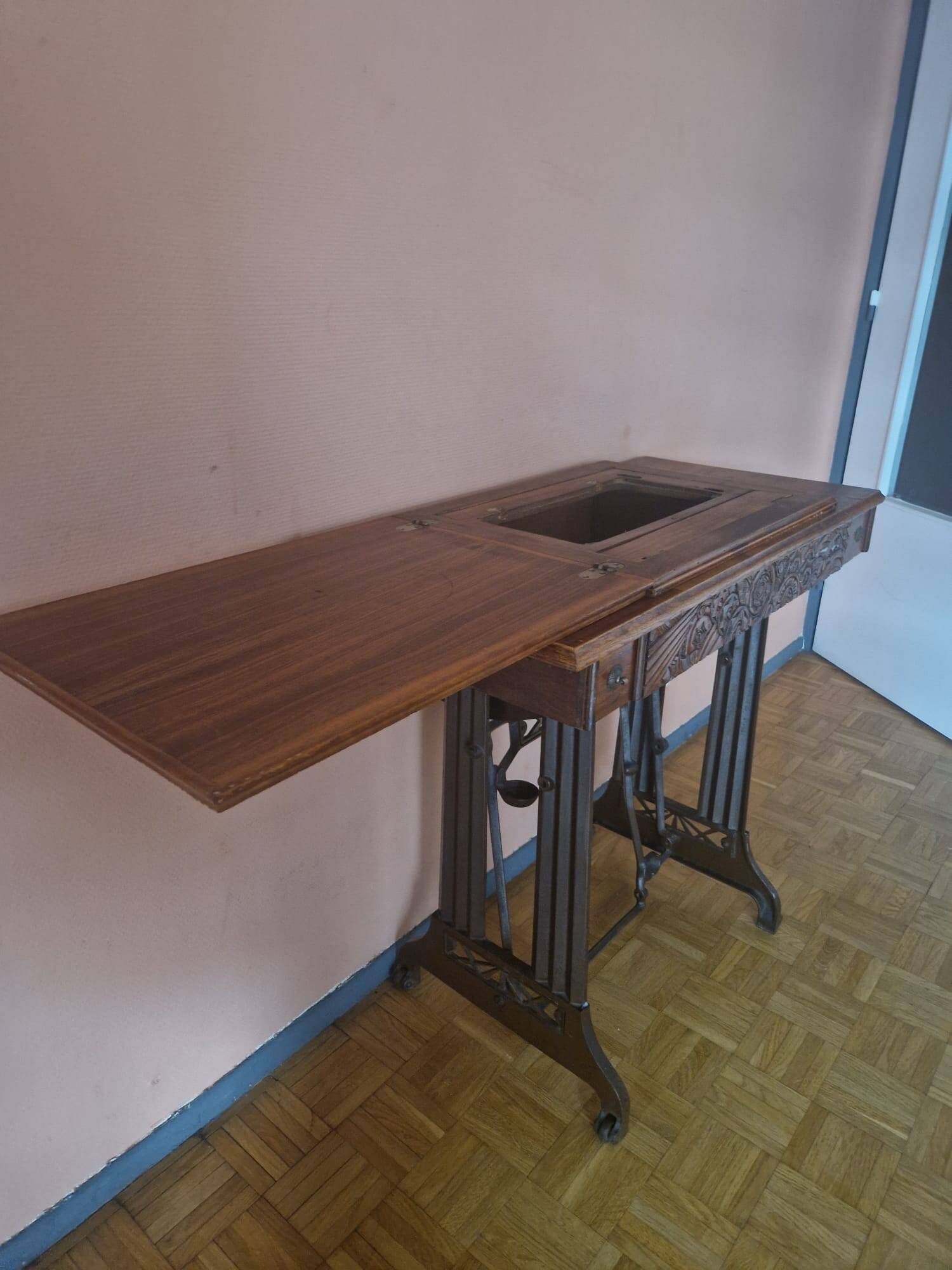 Sewing machine table