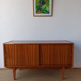 Buffet moderniste des années 1970
