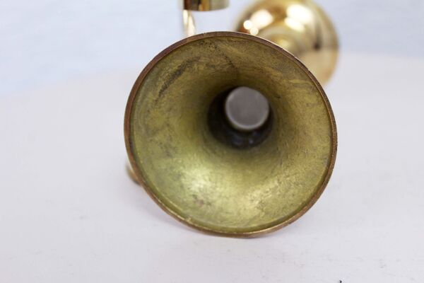 Duo de bougeoirs en lucite et laiton