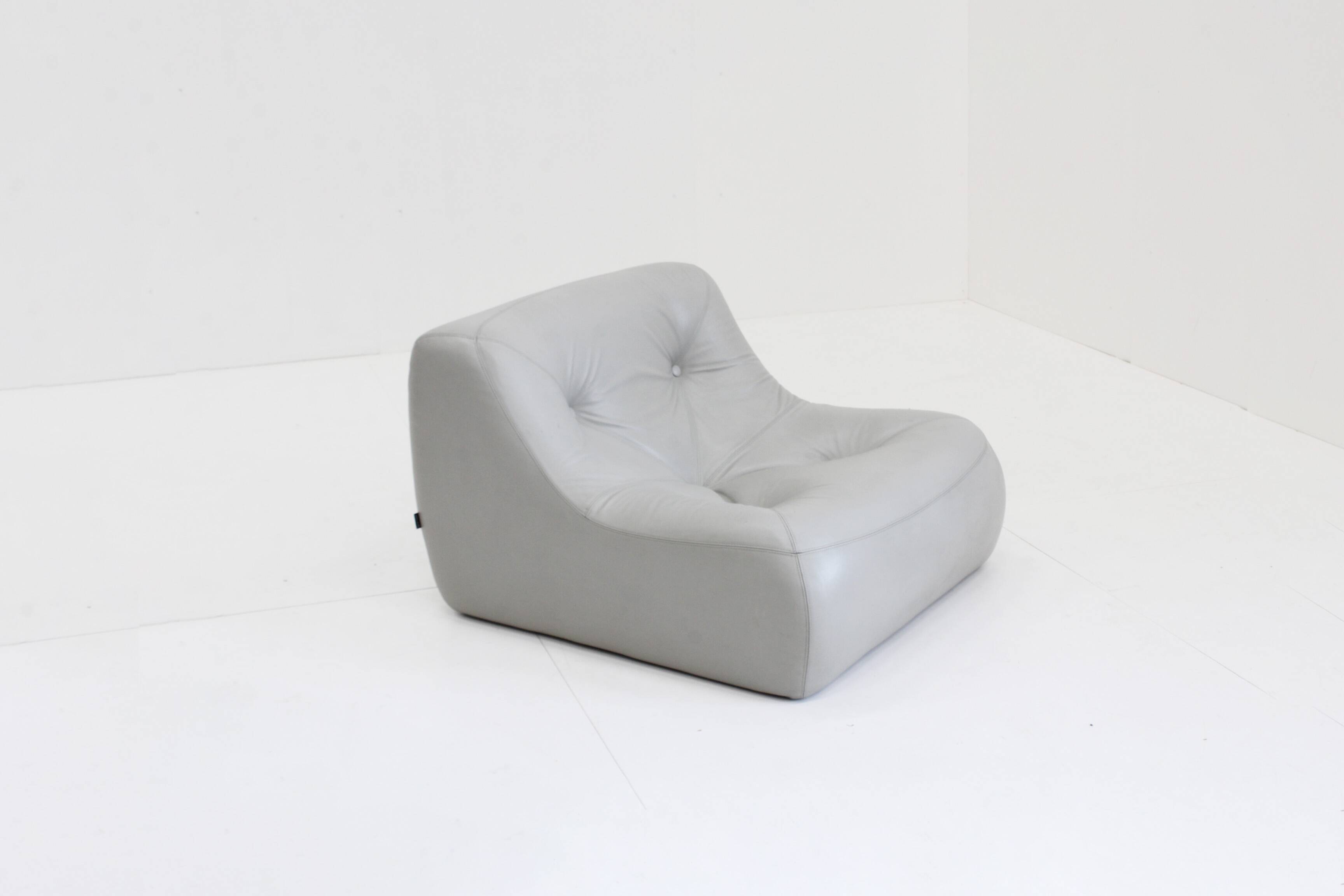 Fauteuil Kali en cuir gris de Michel Ducaroy pour Ligne Roset