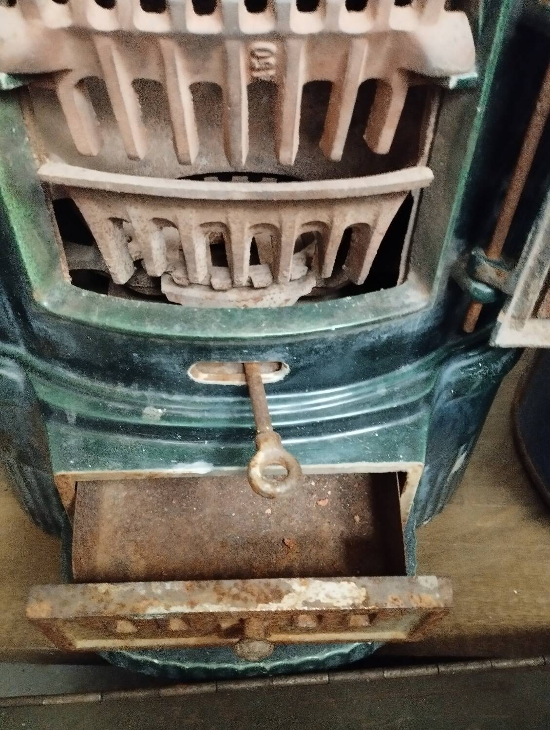 Lilyver Deville cast iron wood stove