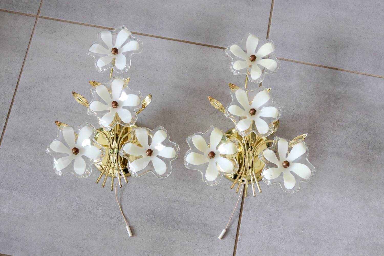 Two Eglo wall lights with vintage Murano flowers 70/80