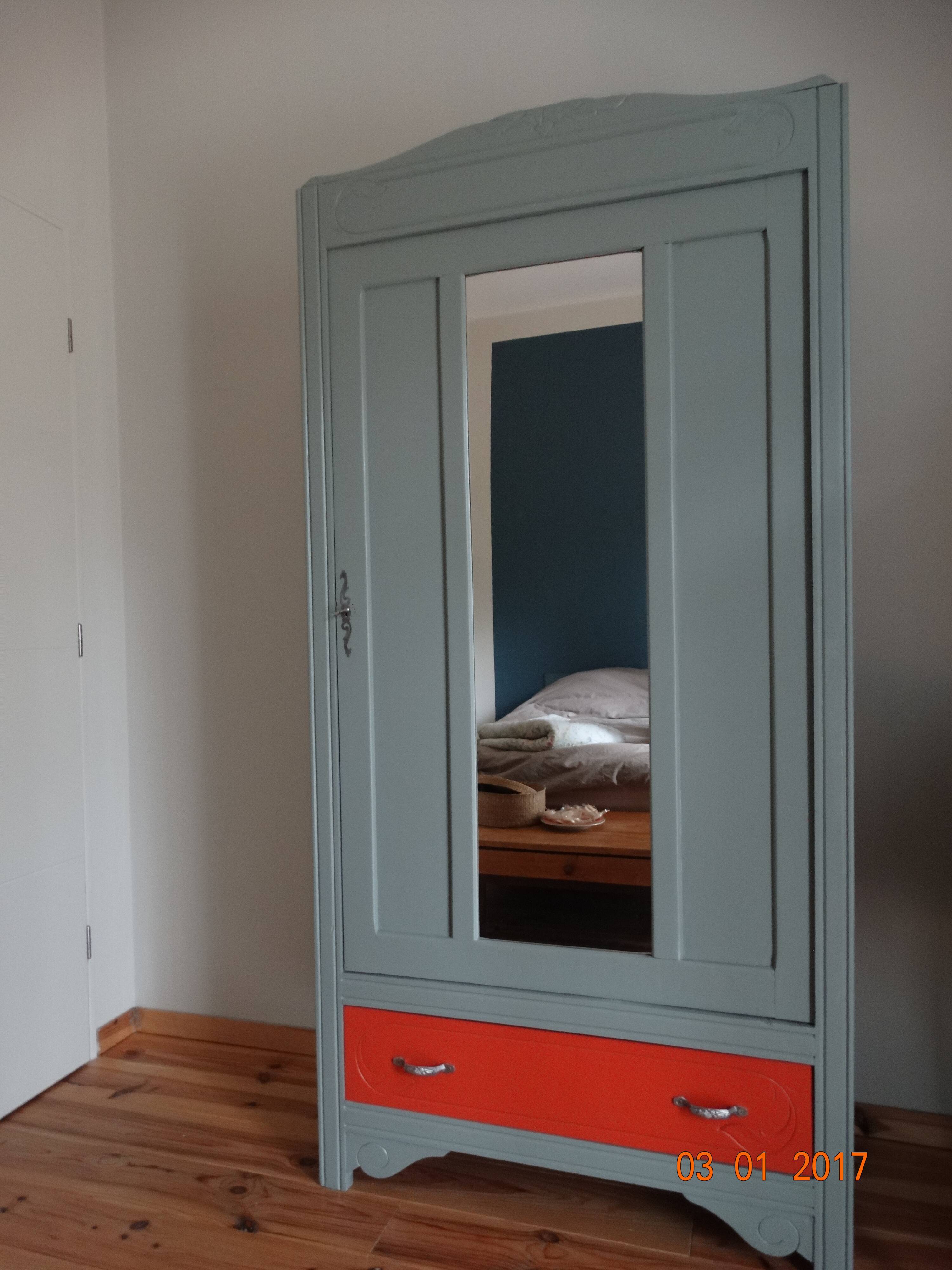 Cabinet parisisenne restored