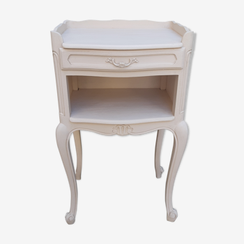 Bedside table in powder pink shabby style