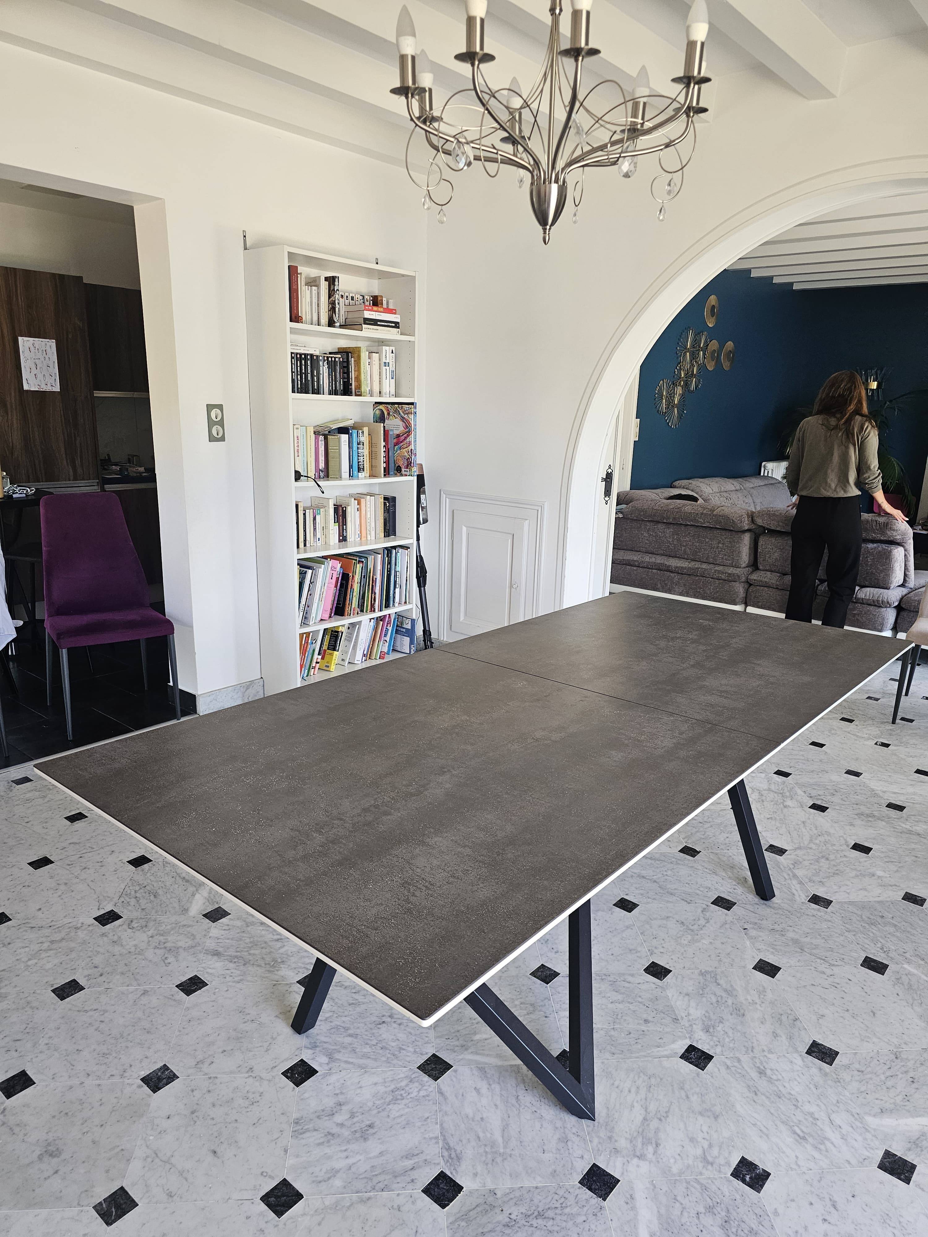 Table Yzaa