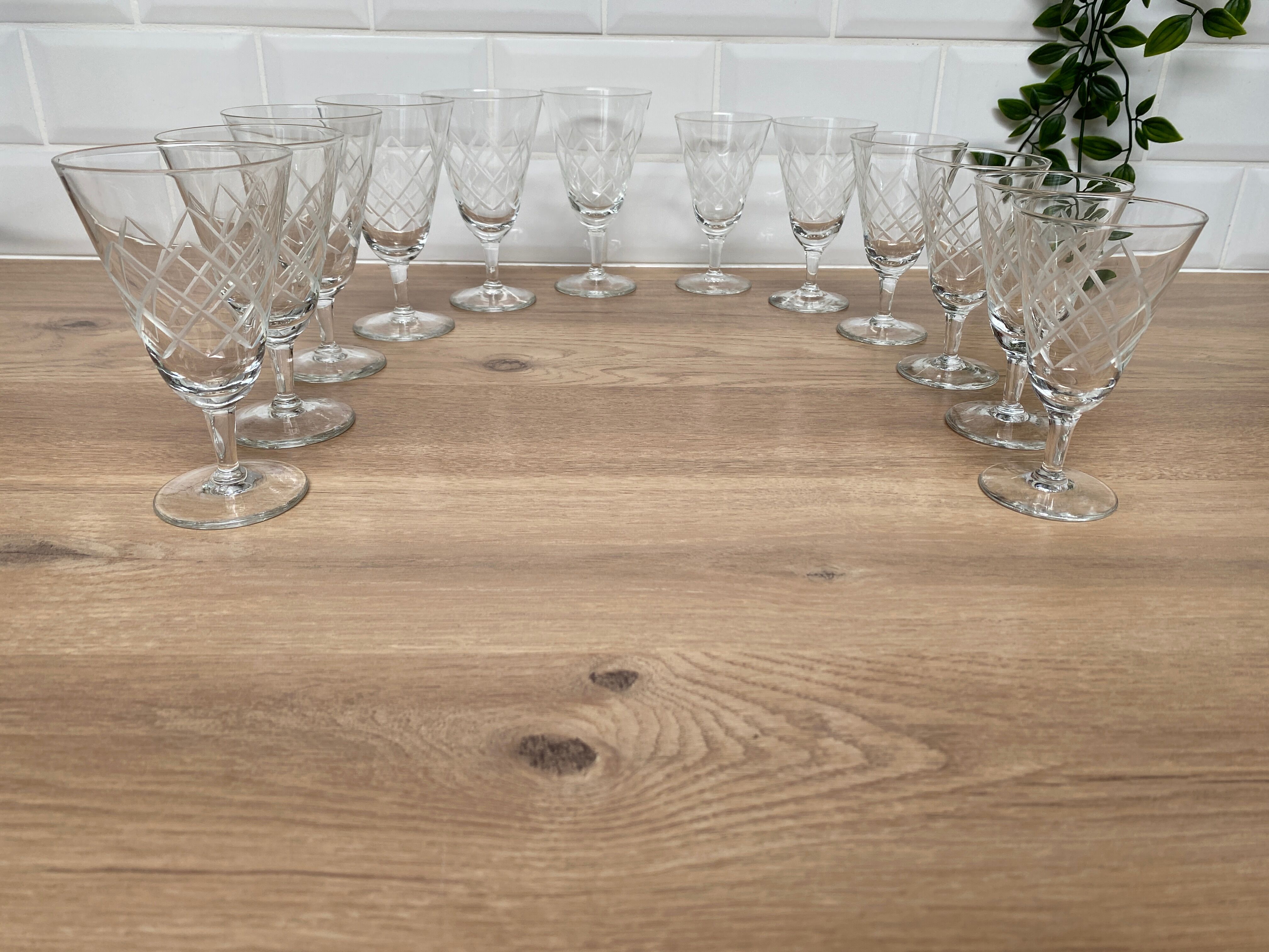 Set of 6 wine glasses