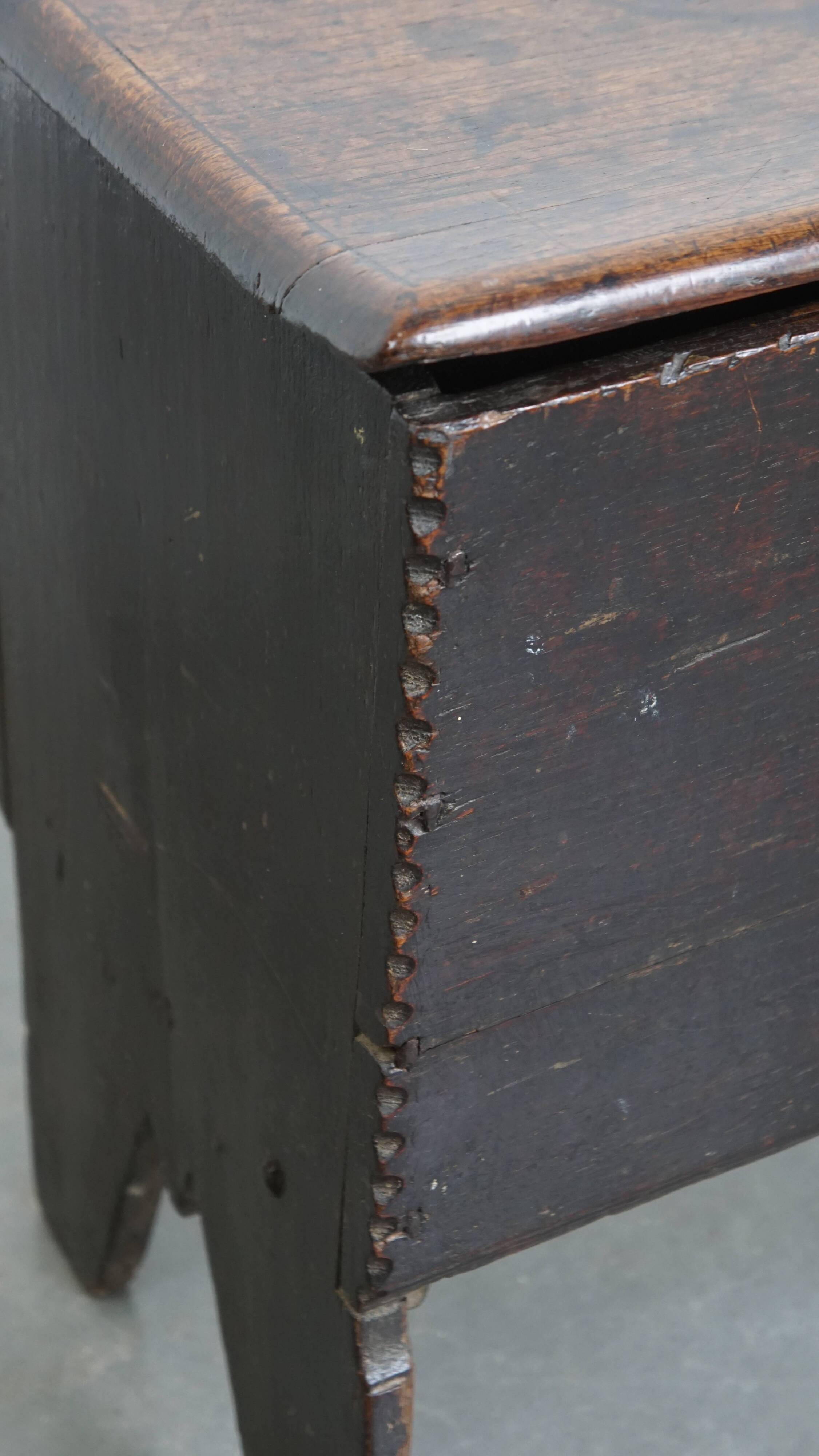 17th-century English oak antique chest