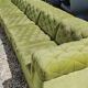 Canapé modulable en velours vert vintage Laauser