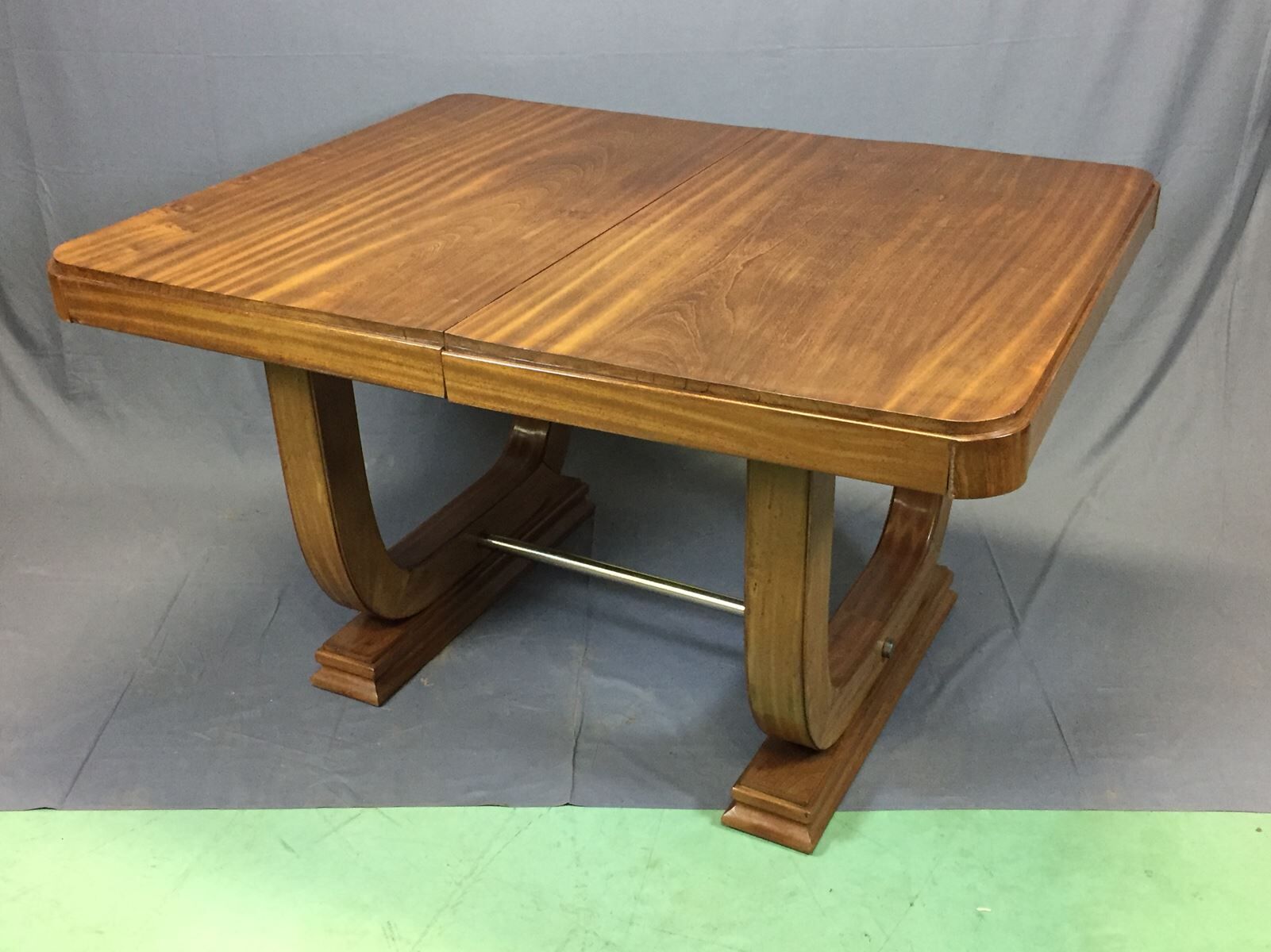 Table art déco en acajou années 1930