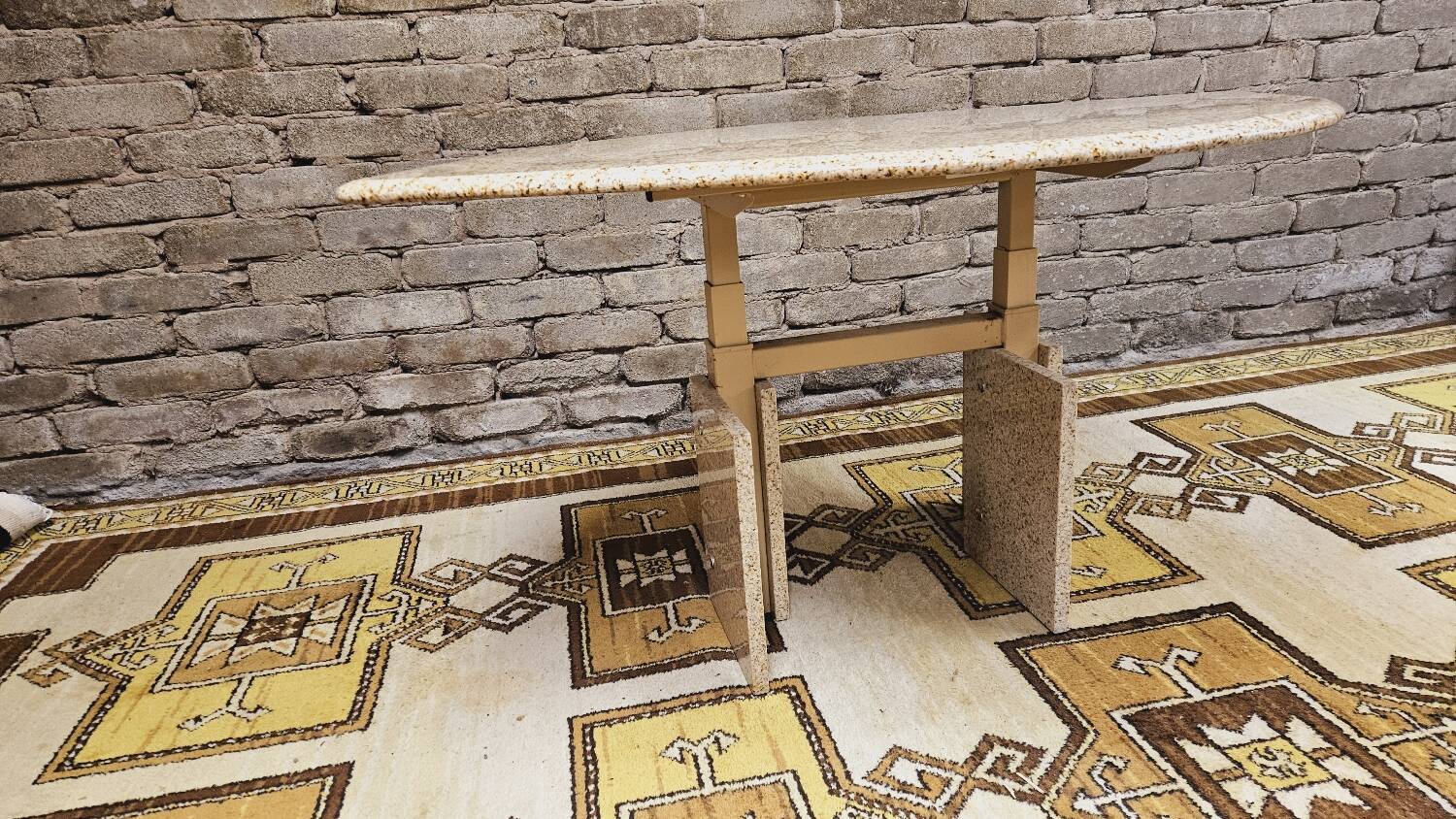 Eye-shaped marble coffee table