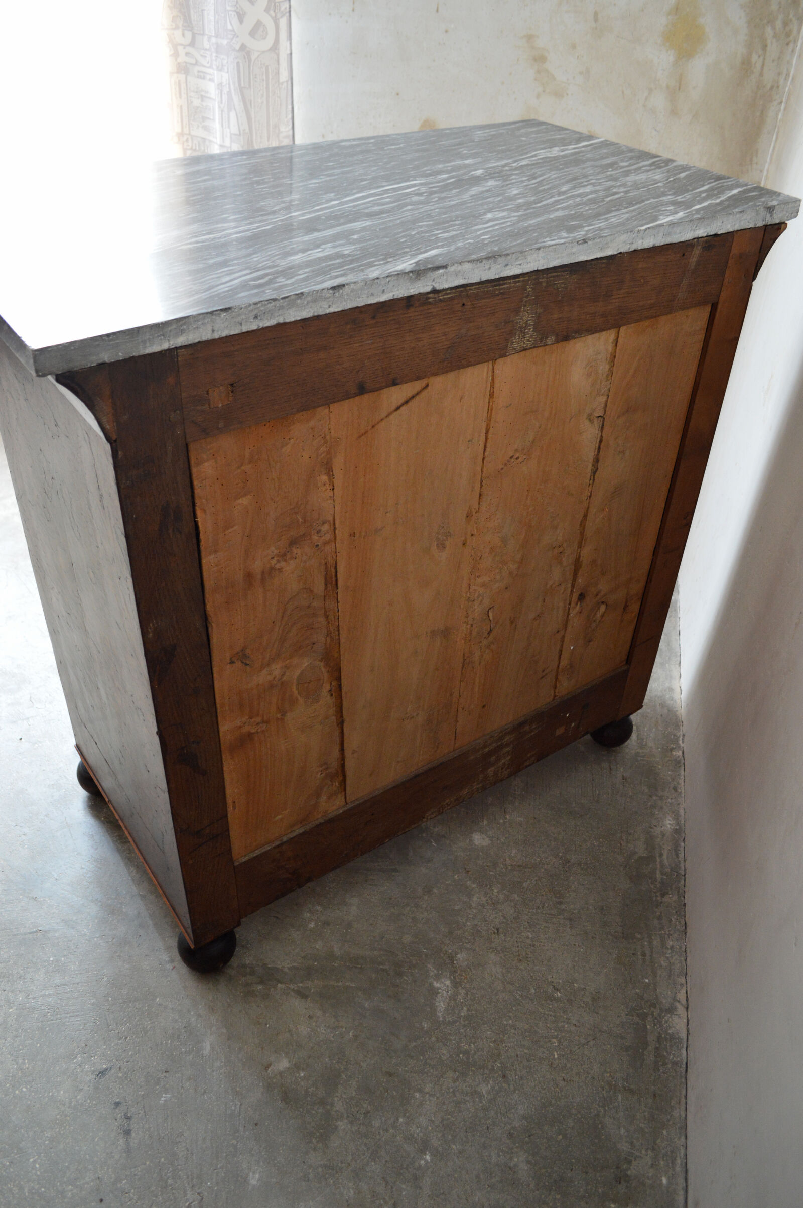 Charles X Cchest of drawers in Cedar Magnifier circa 1830