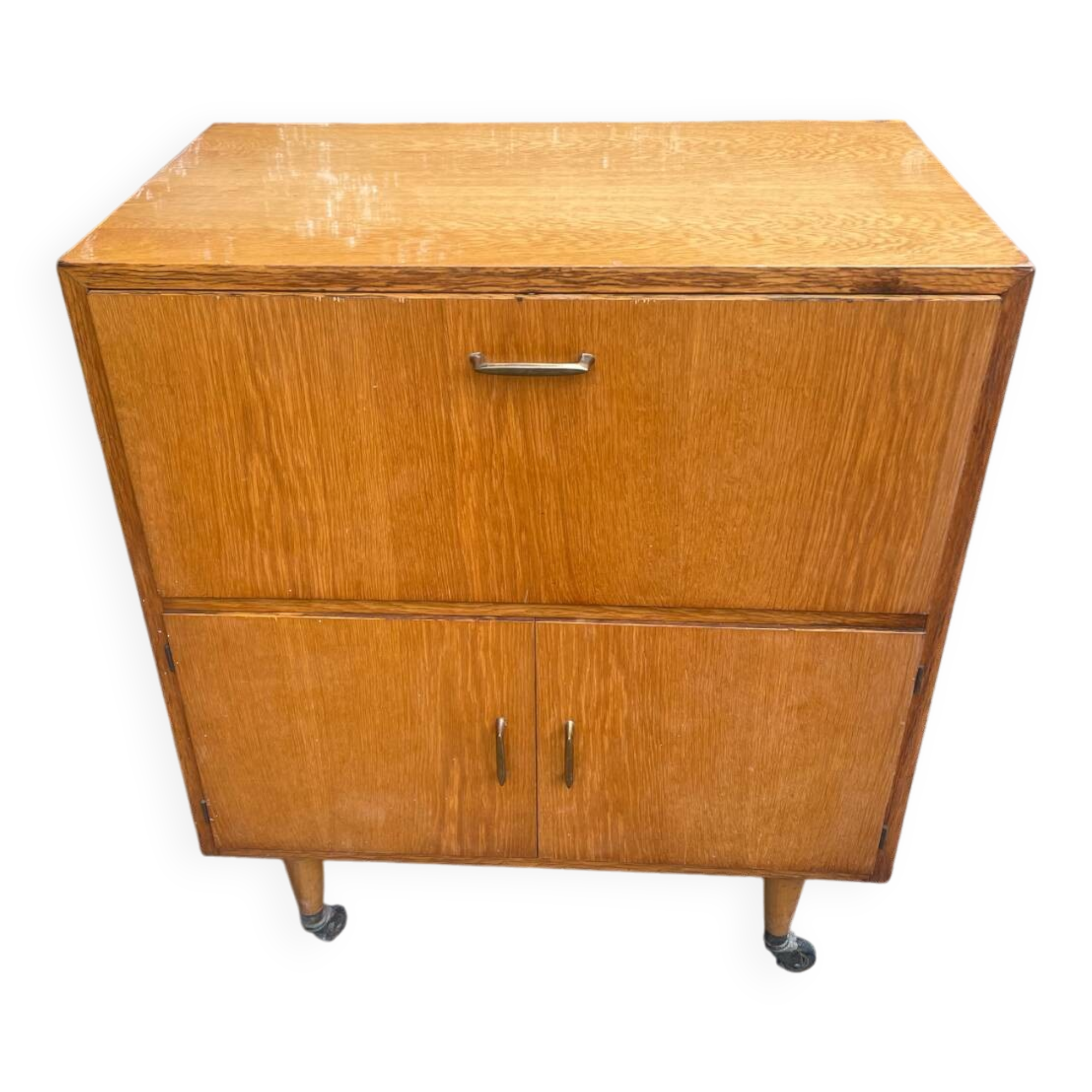 Side table on wheels