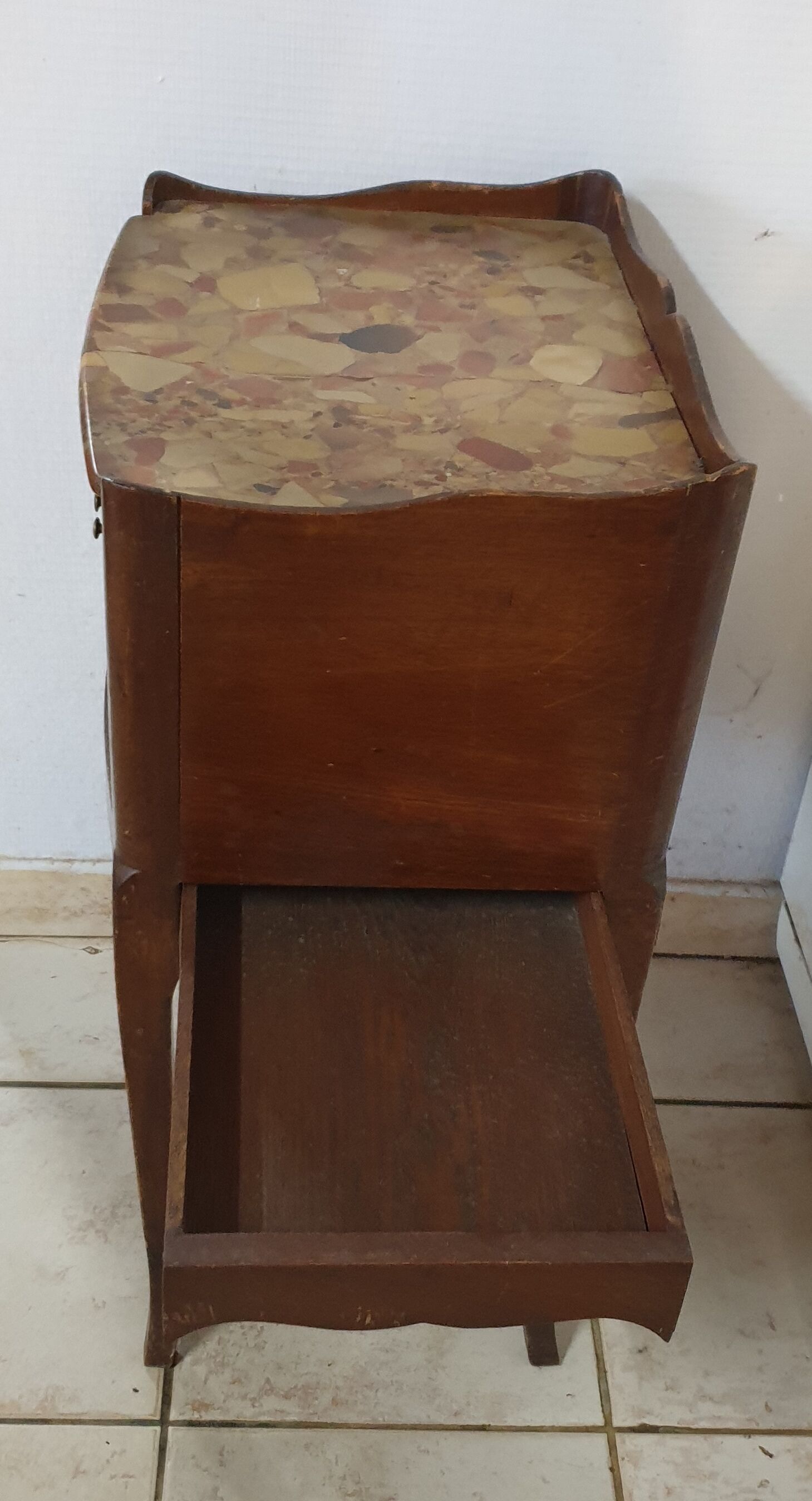 Art deco bedside