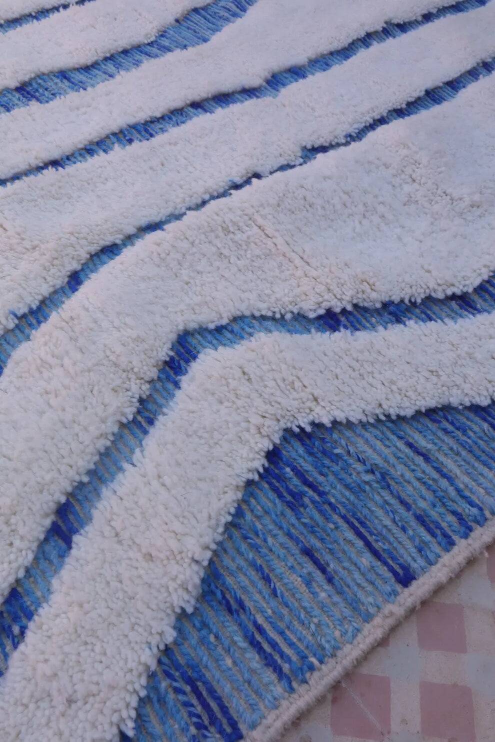 Azilal rug Traditional handwoven size 150 x 250 cm