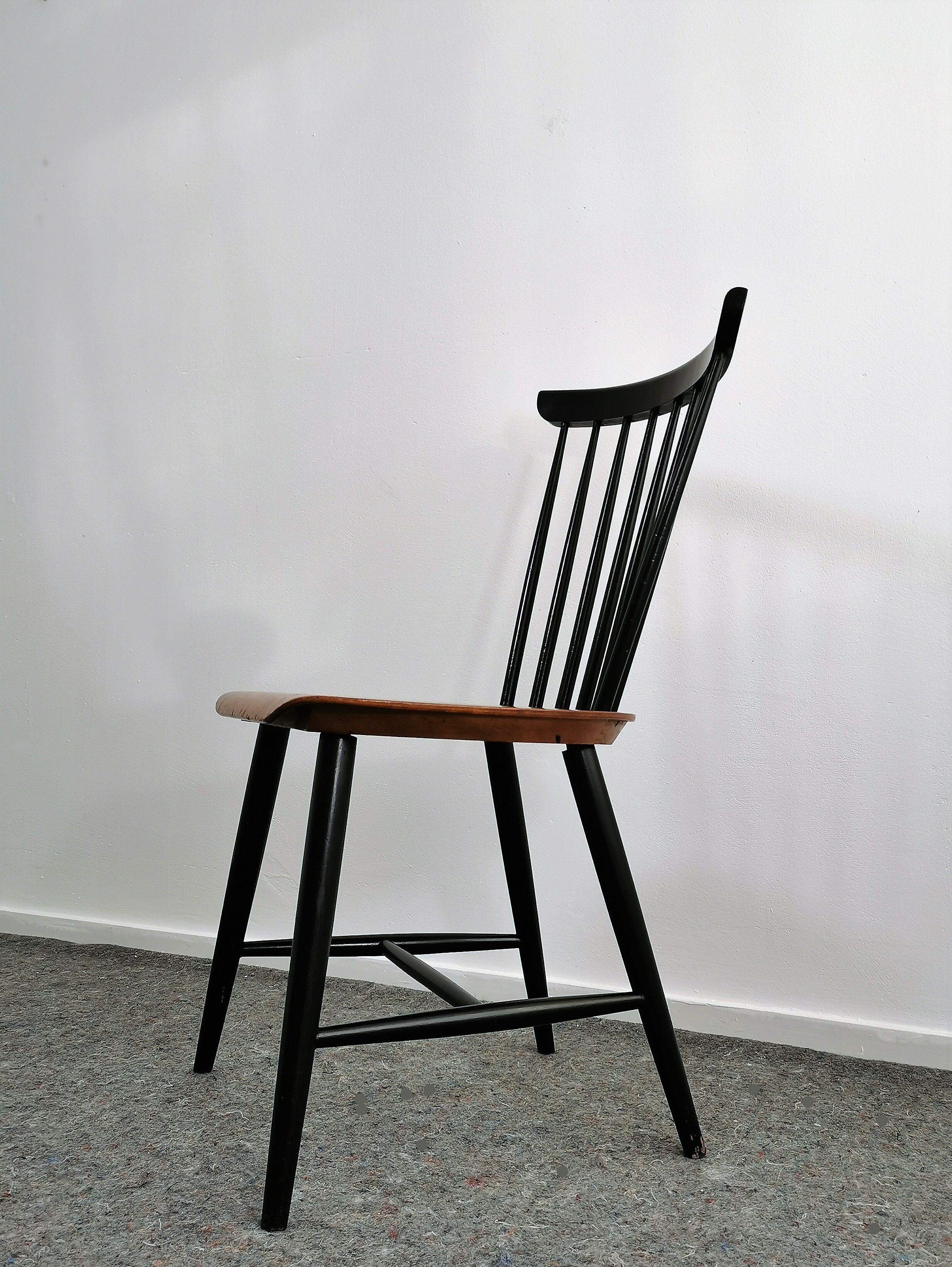 Chair by Ilmari Tapiovaara