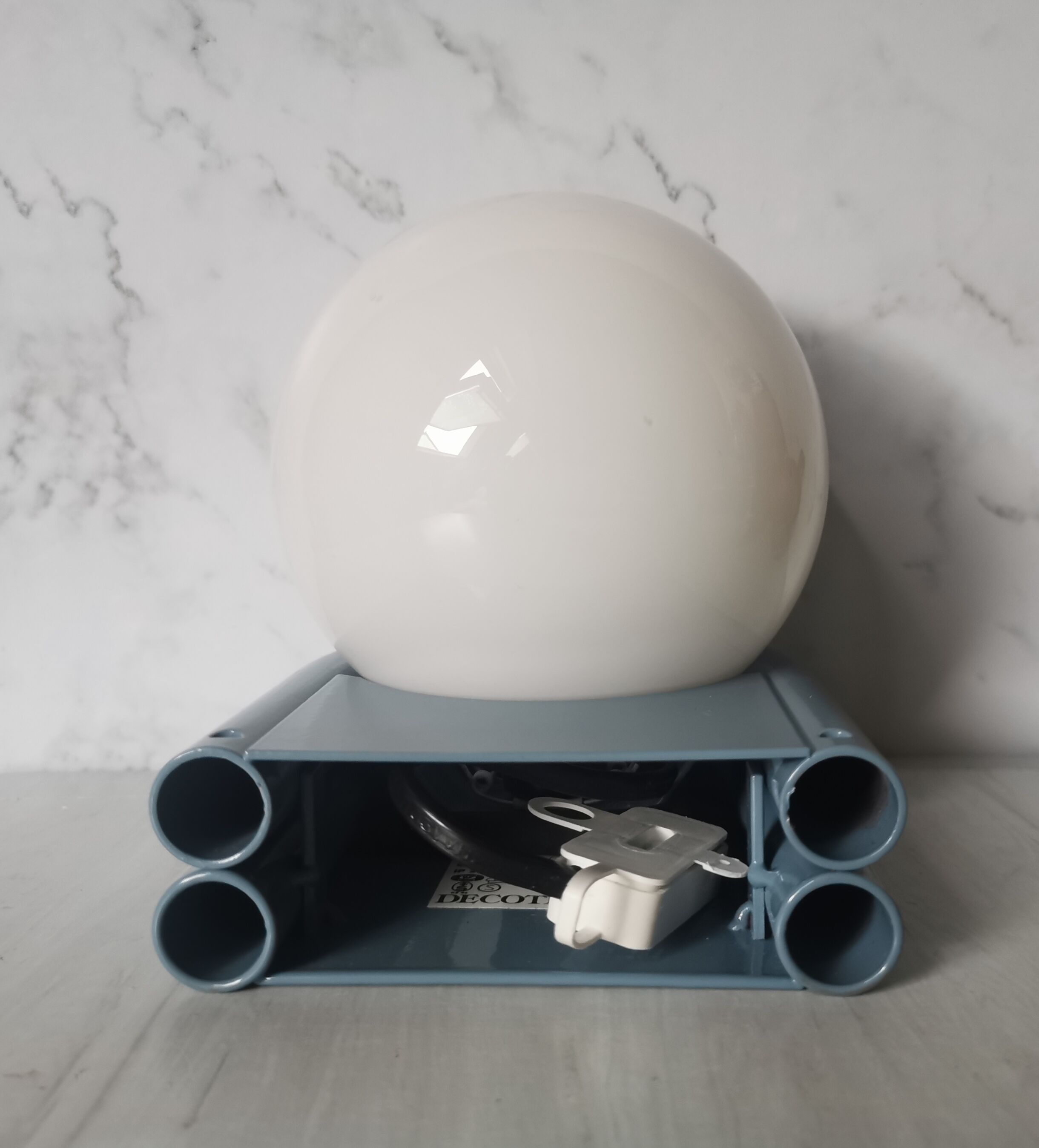 Vintage metal and opaline wall lamp