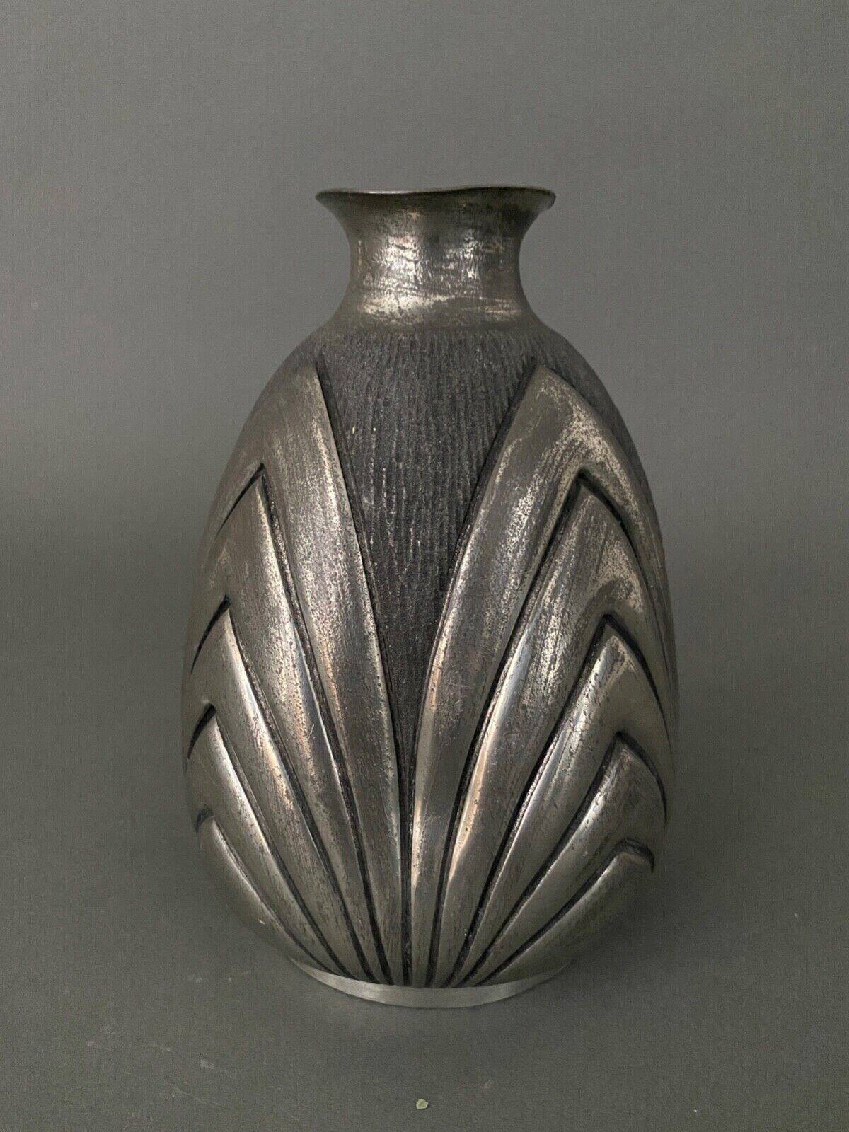 René Delavan Art Deco pewter vase hammered brassware