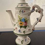 Ceramic teapot