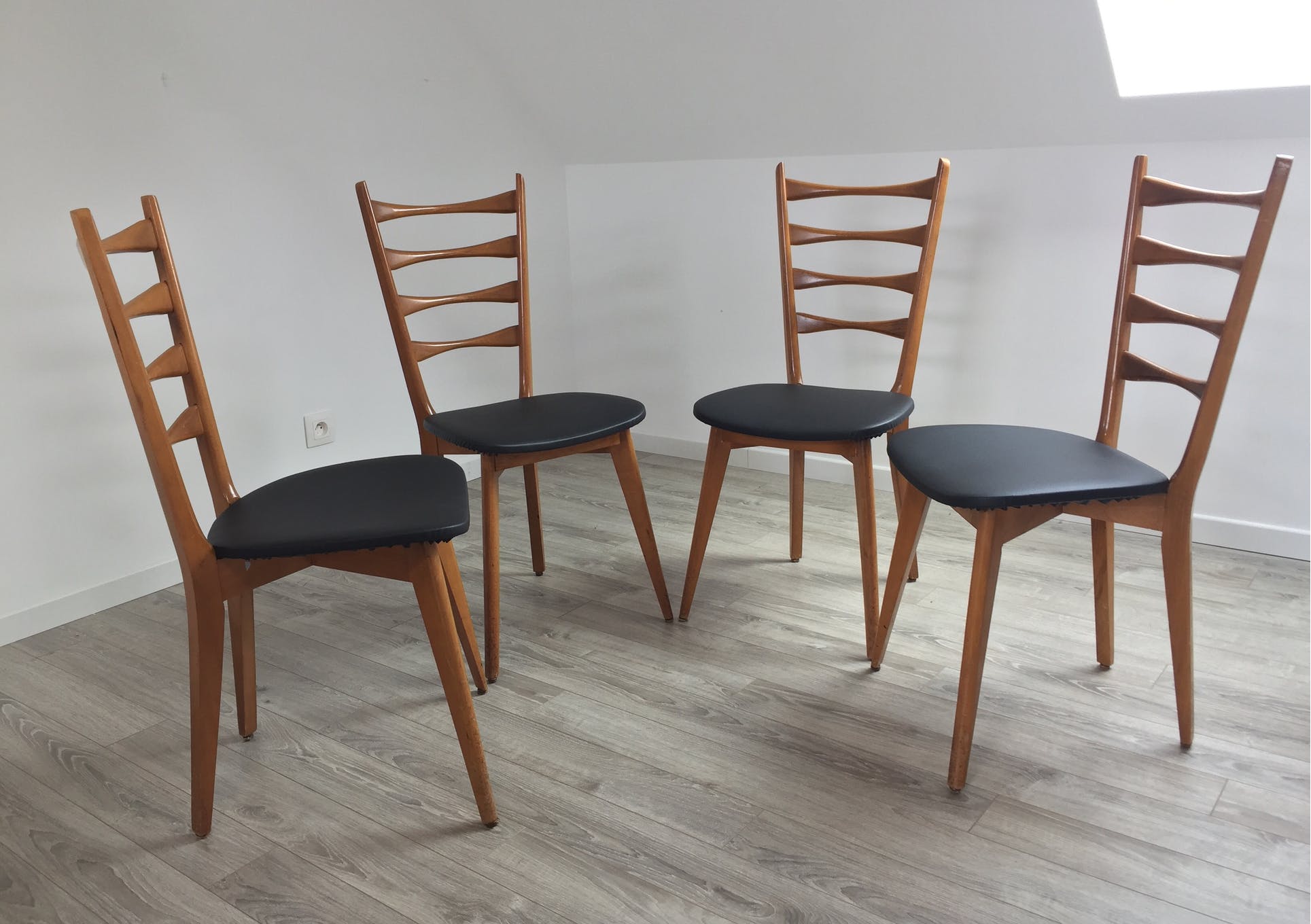 Set of 4 scandinavian chairs