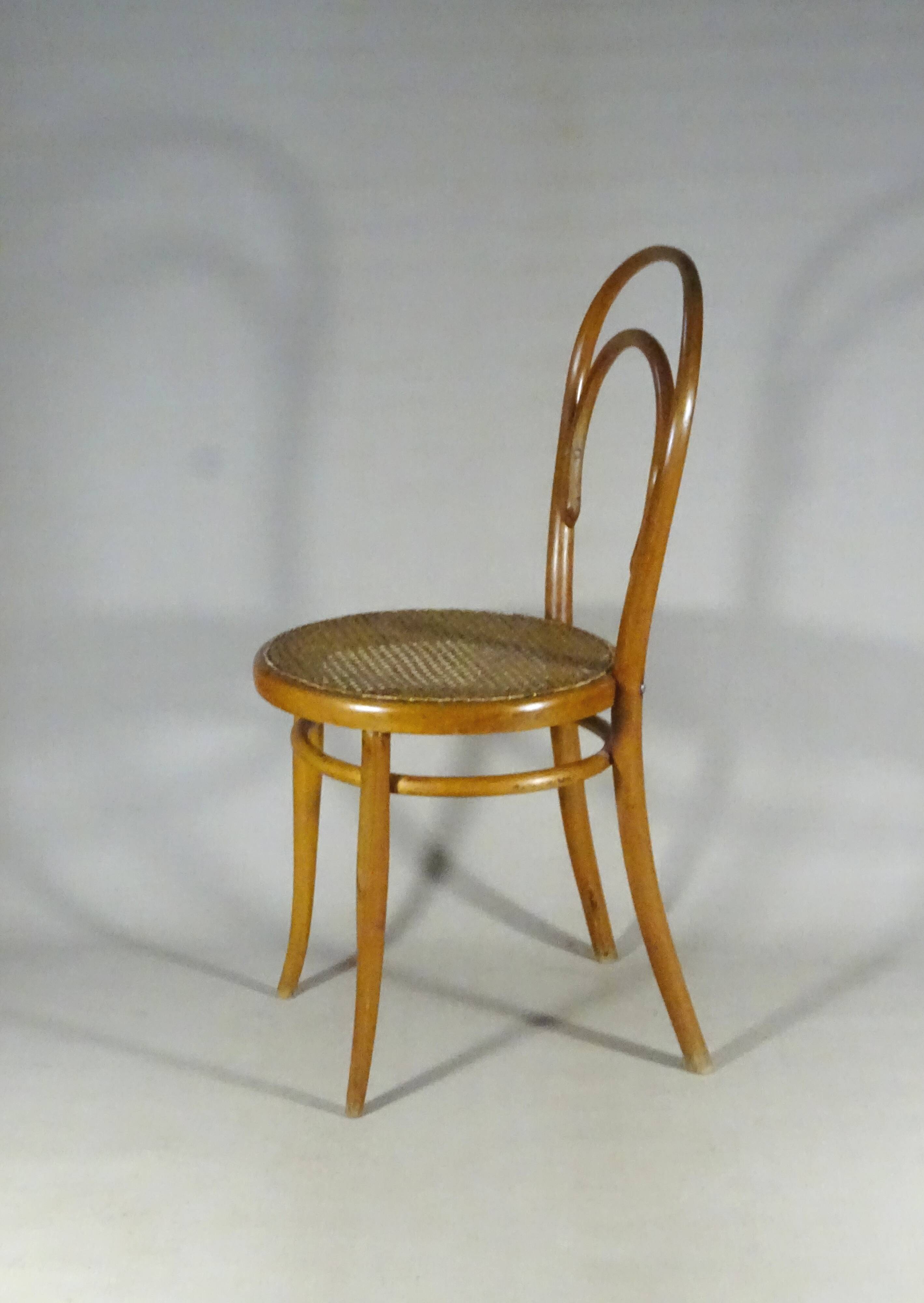 Chair No. 14, circa 1870 primary form - Thonet 1B -