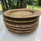 Ensemble de 6 plateaux en rotin et cannage, 1970