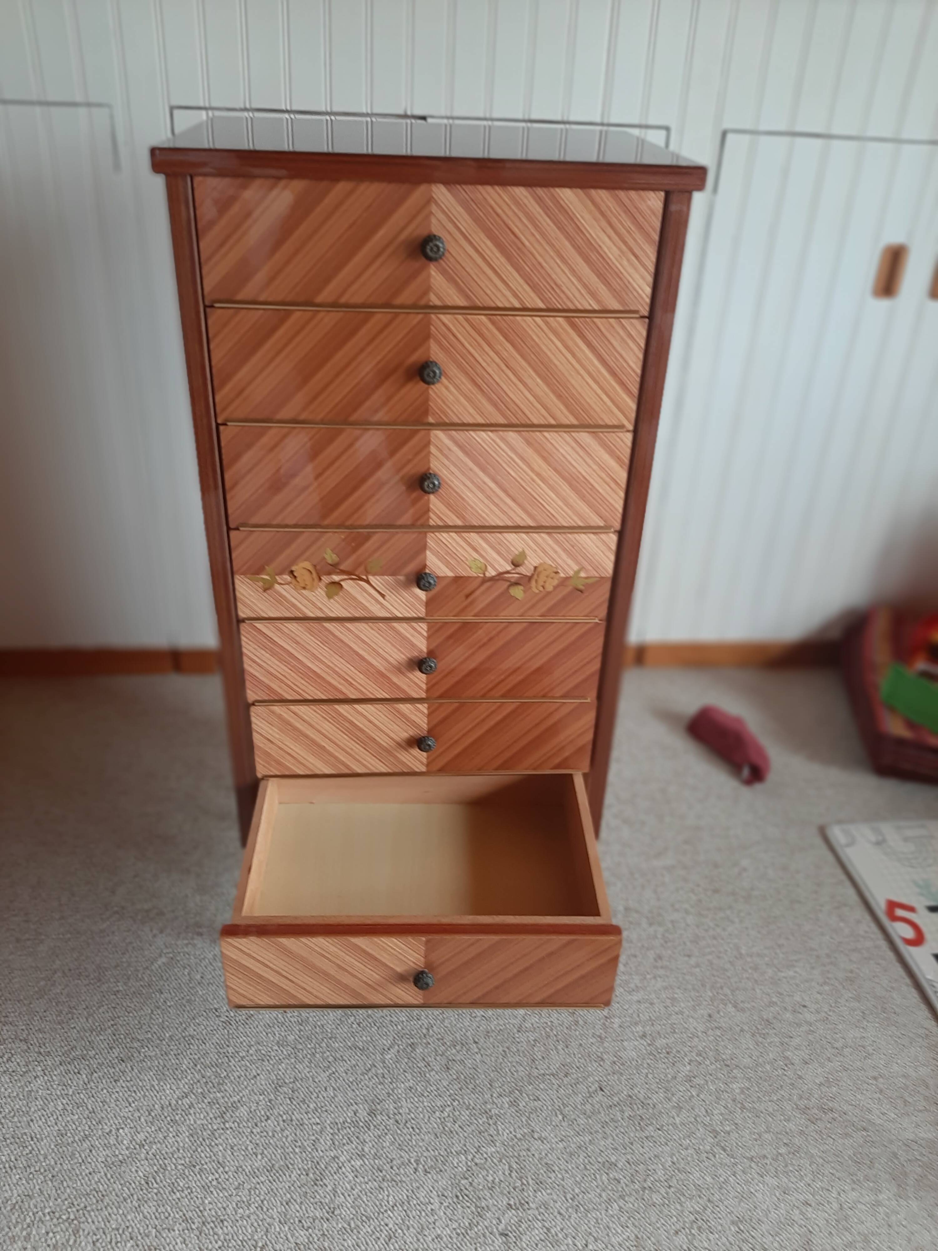 Commode semainier 7 tiroirs style Louis XVI