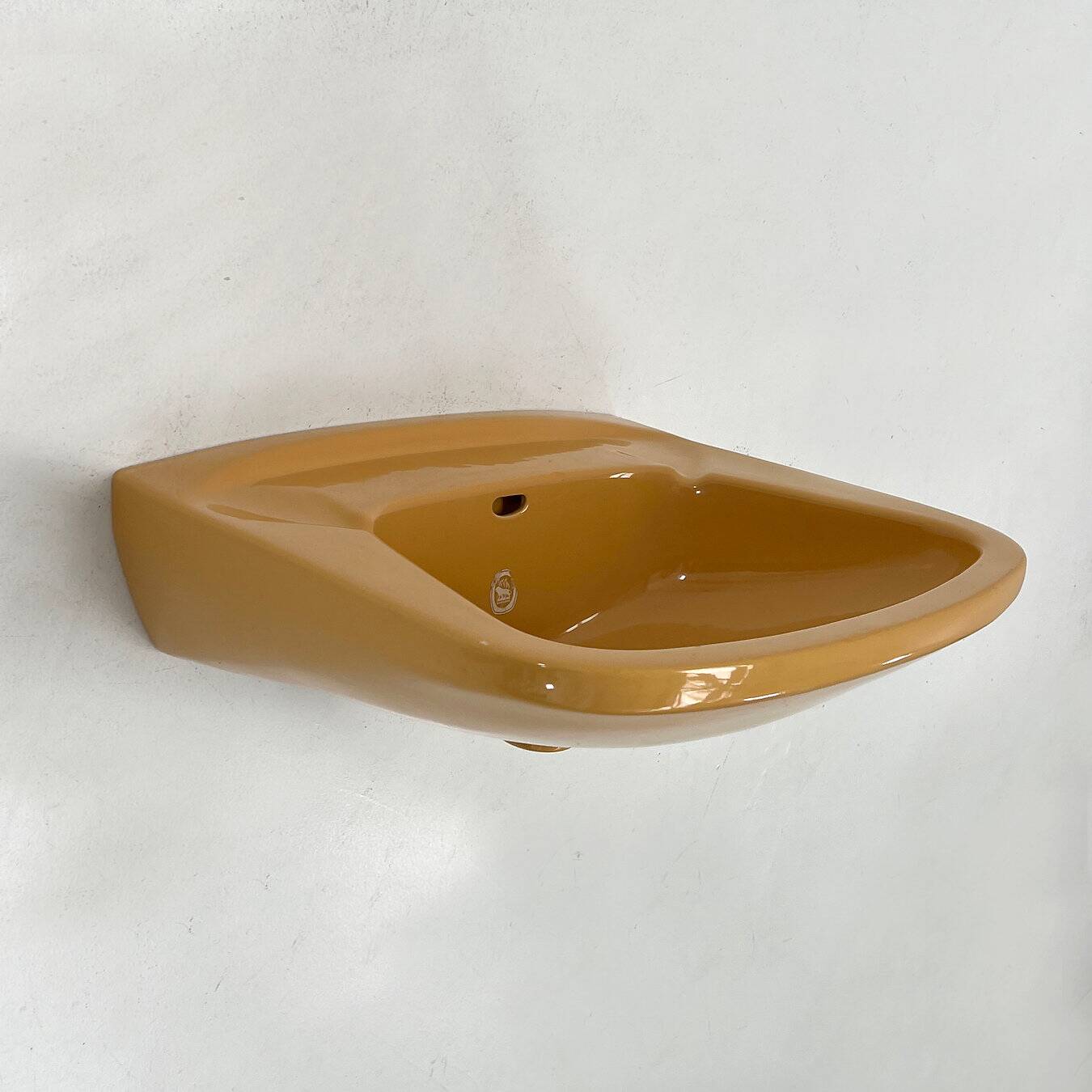 Pair of sinks, 1 mustard and 1 pink from Keramag Keravit, 1980.