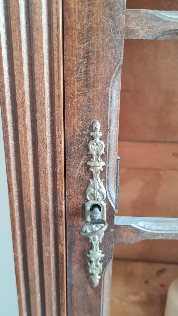 Parisian wardrobe - showcase spirit