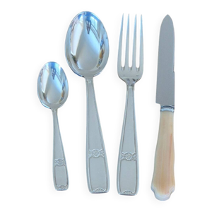 Ménagère en métal