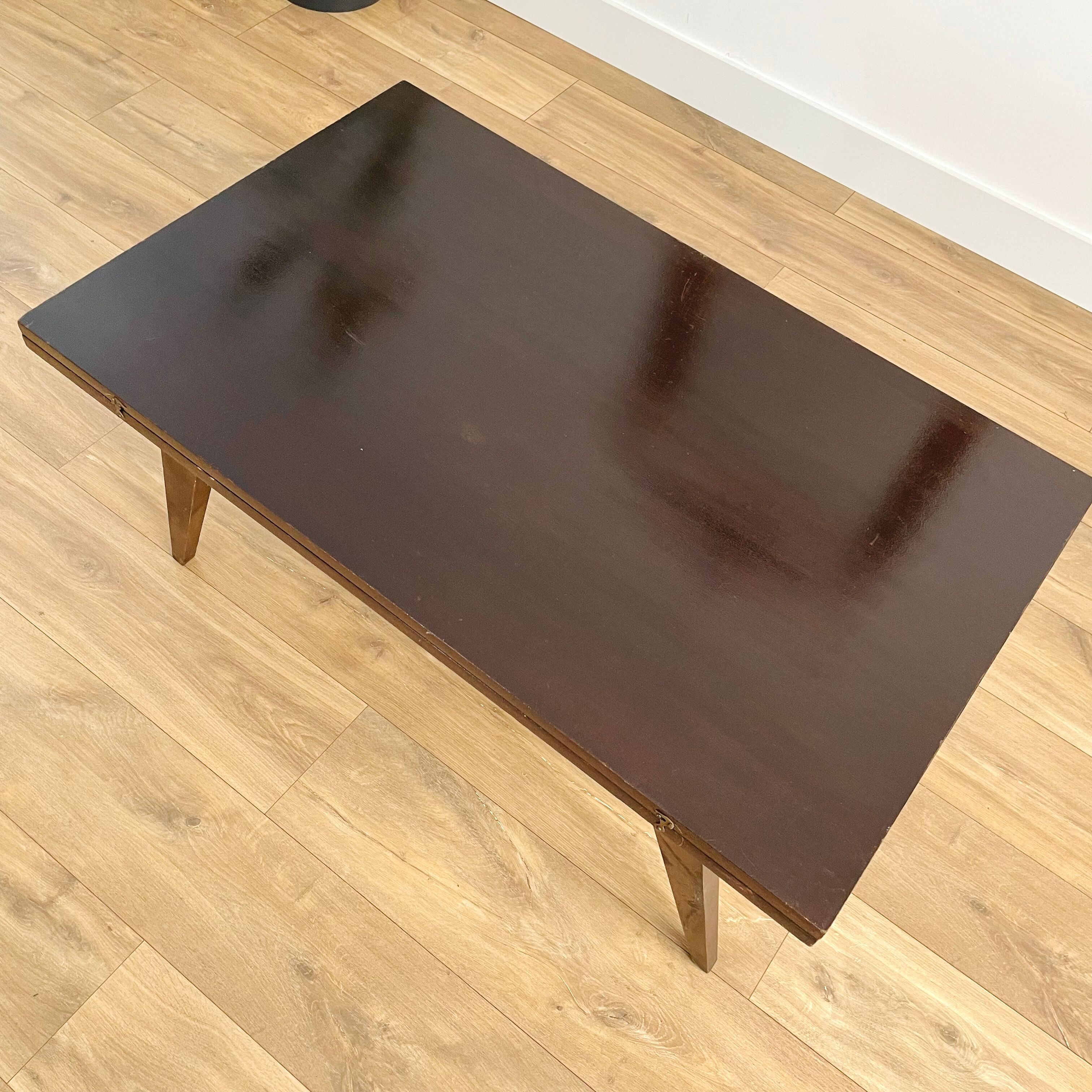 "Revelation" wallet table by Albert Ducrot