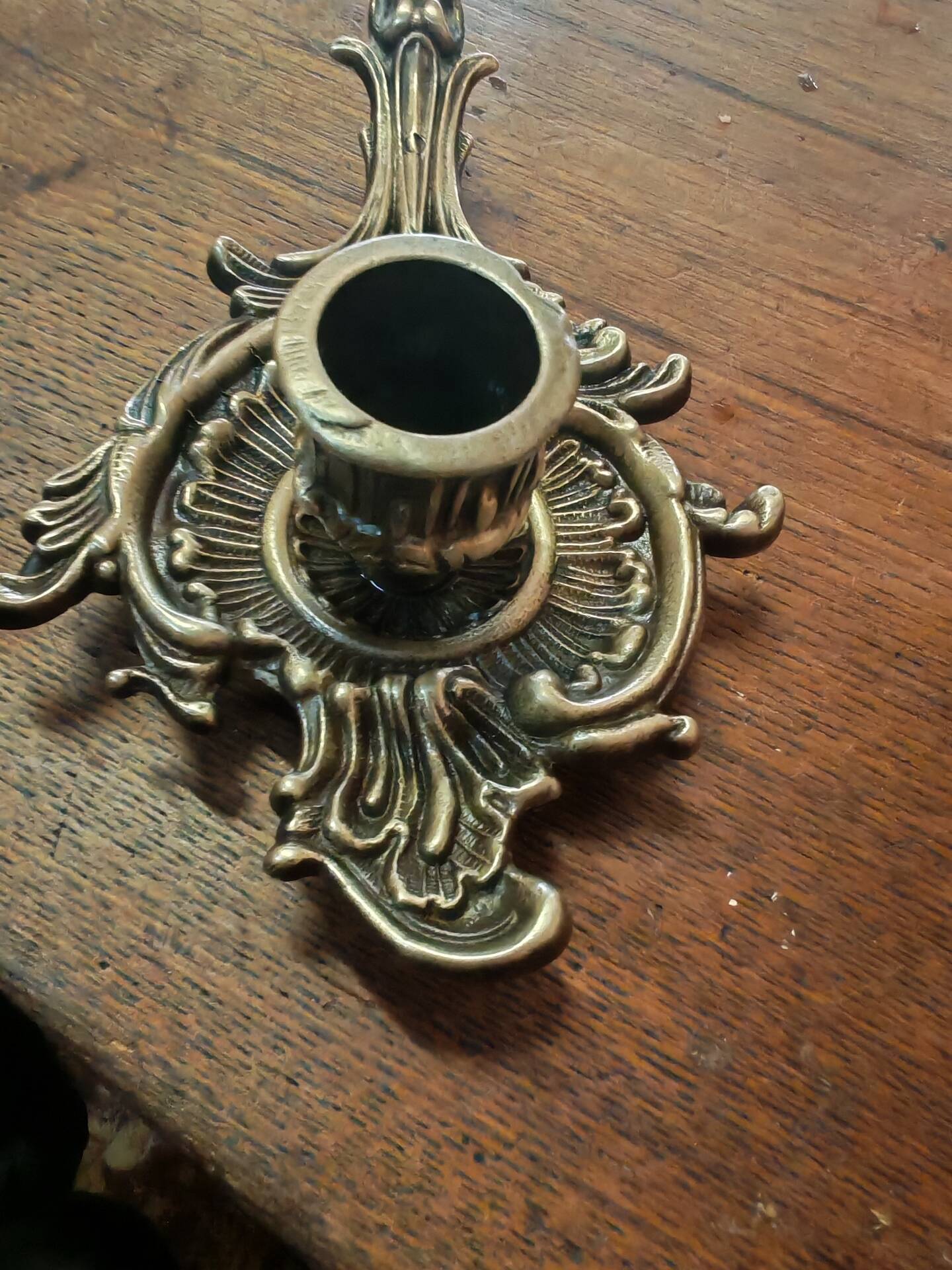 Bougeoir  ancien en bronze doré