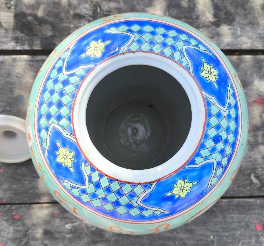 Pot couvert, vase chinois à motifs de fleurs et oiseaux en céramique cloisonnée