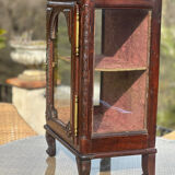 Small display cabinet to place in carved solid oak, 19th century.
