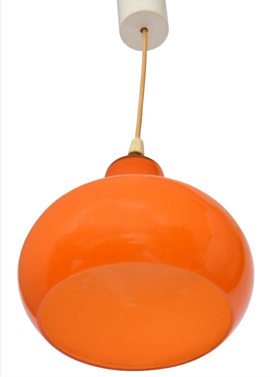Suspension en opaline orange des années 1960
