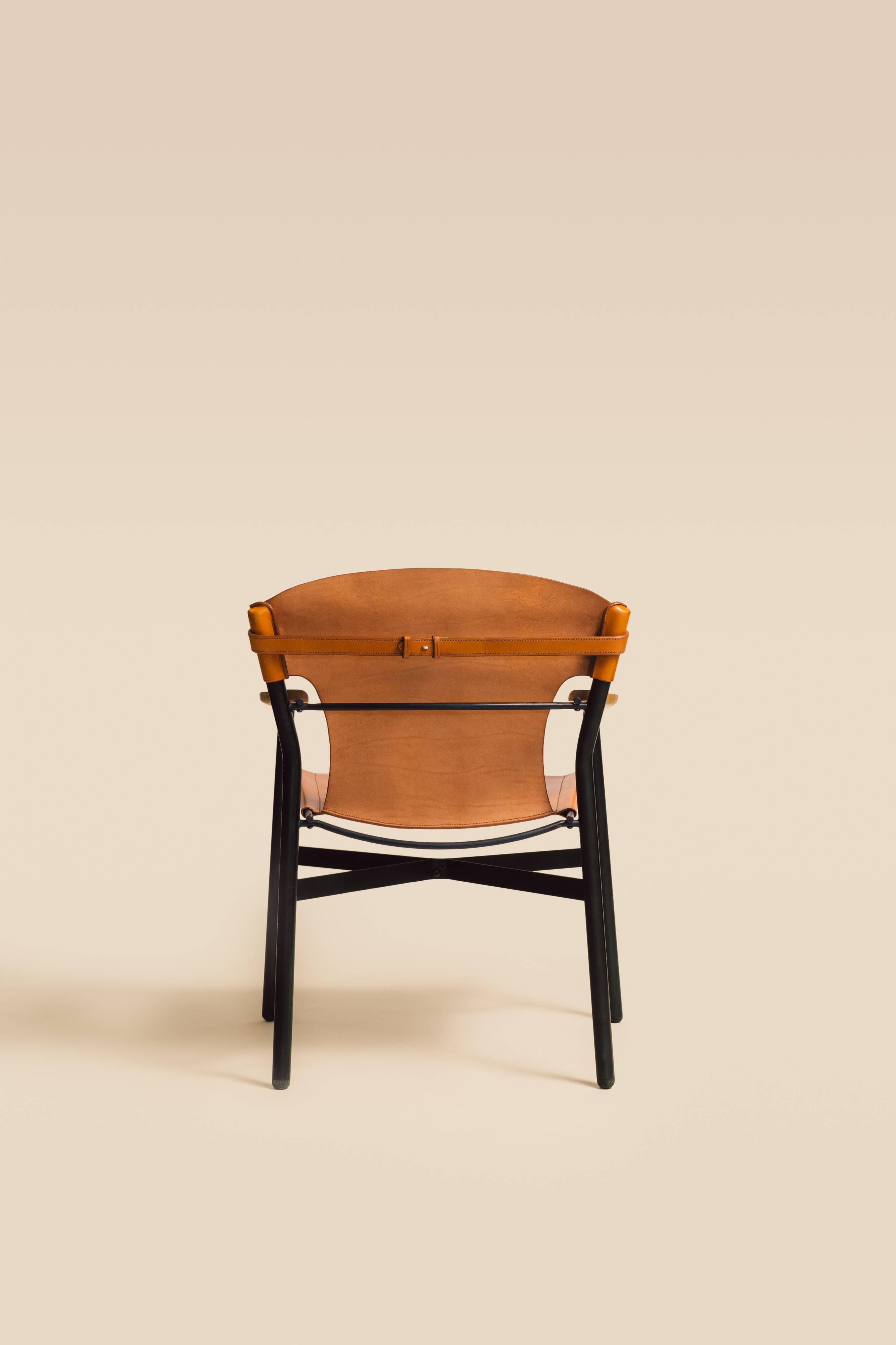 Maërl armchair, Galathée model, natural leather, solid wood armrests of your choice