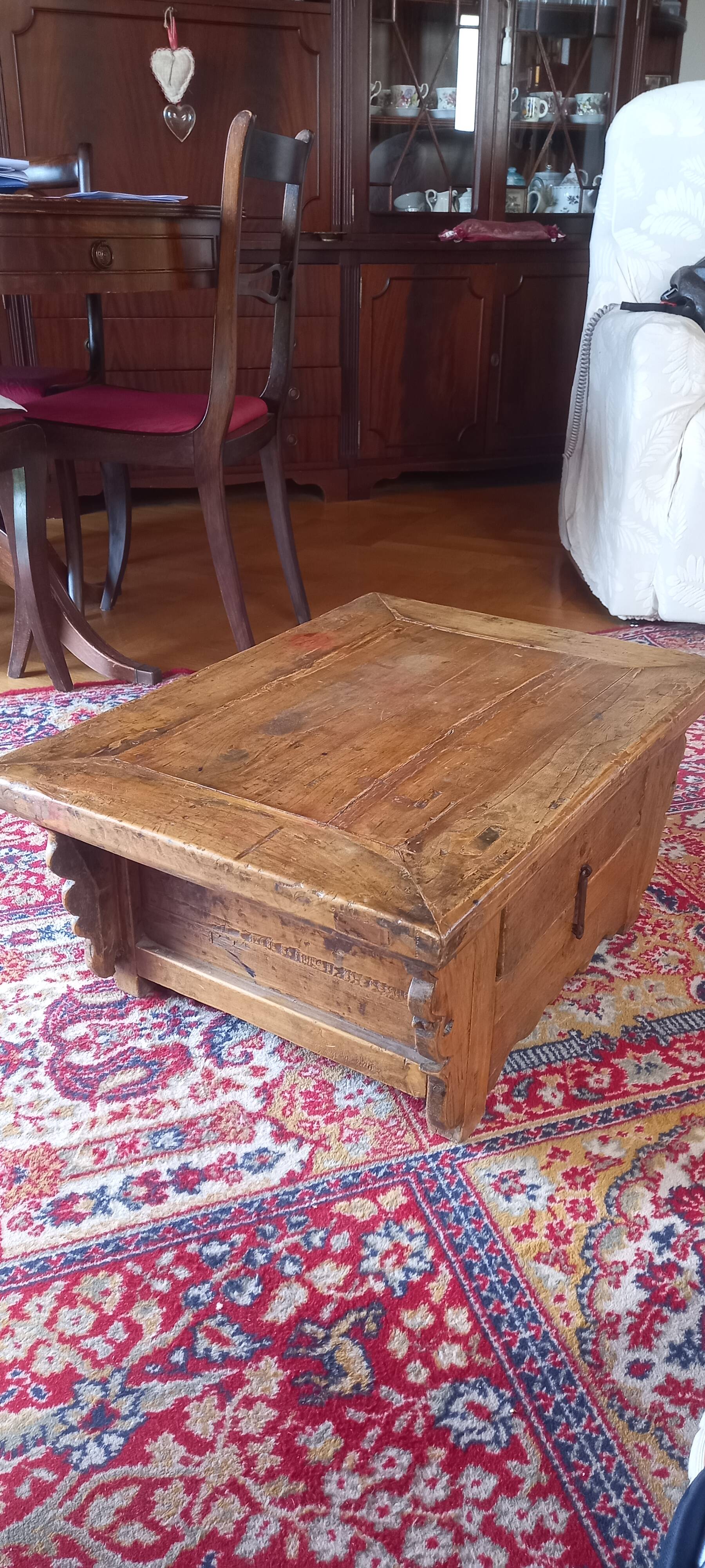 19th-century Chinese Kang coffee table in elm.