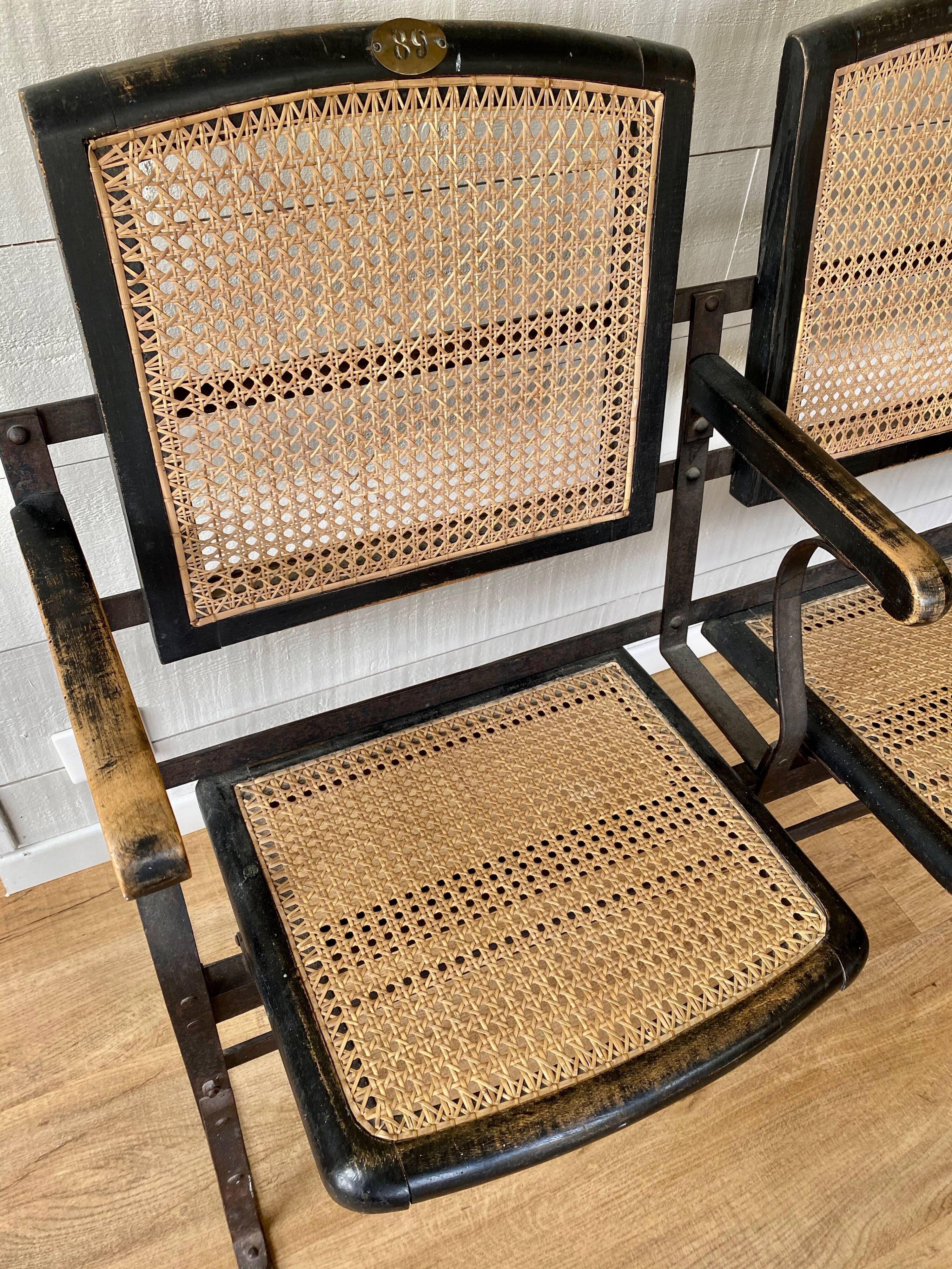 Canned theatrical bench