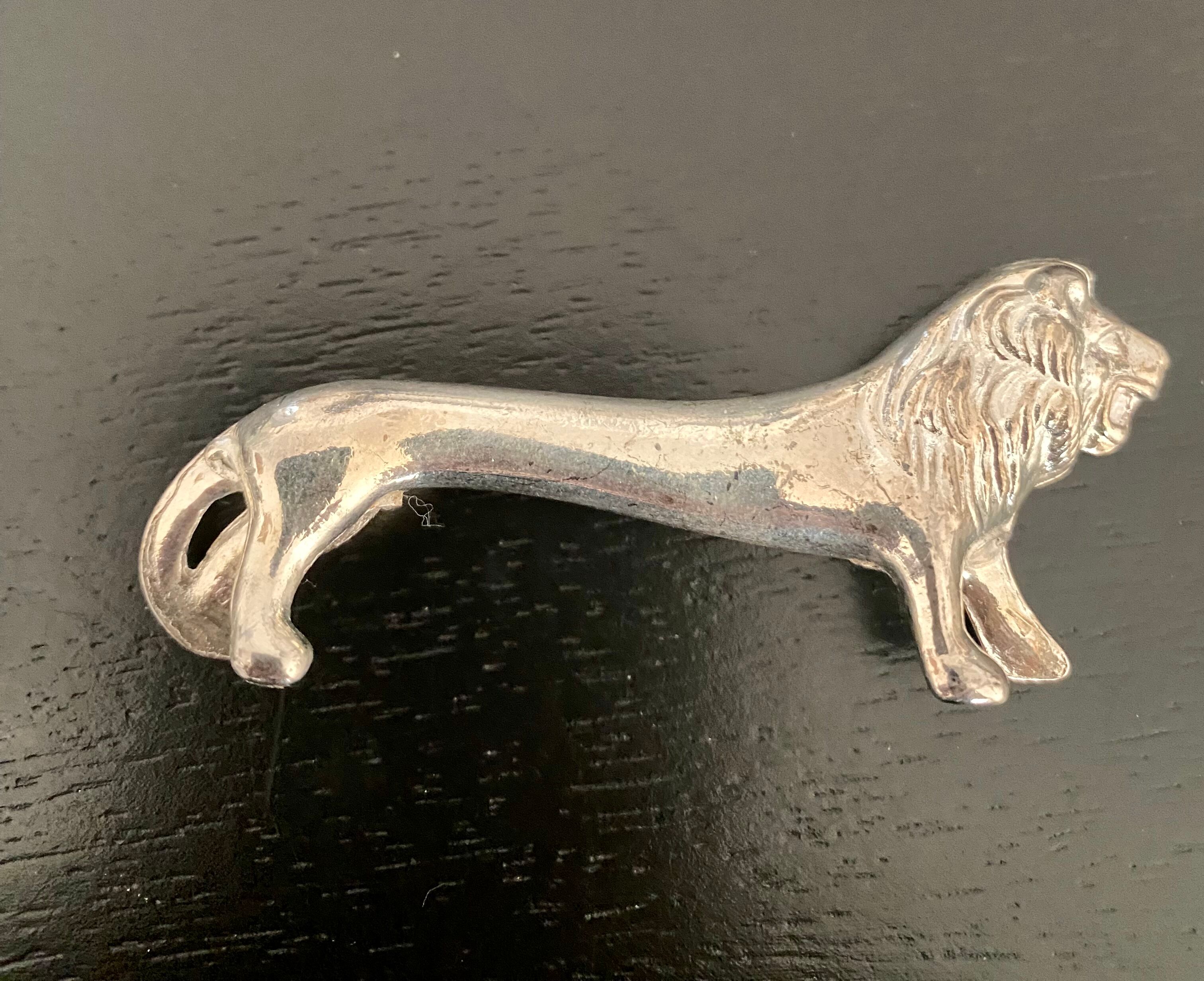 8 metal knife holders, animal