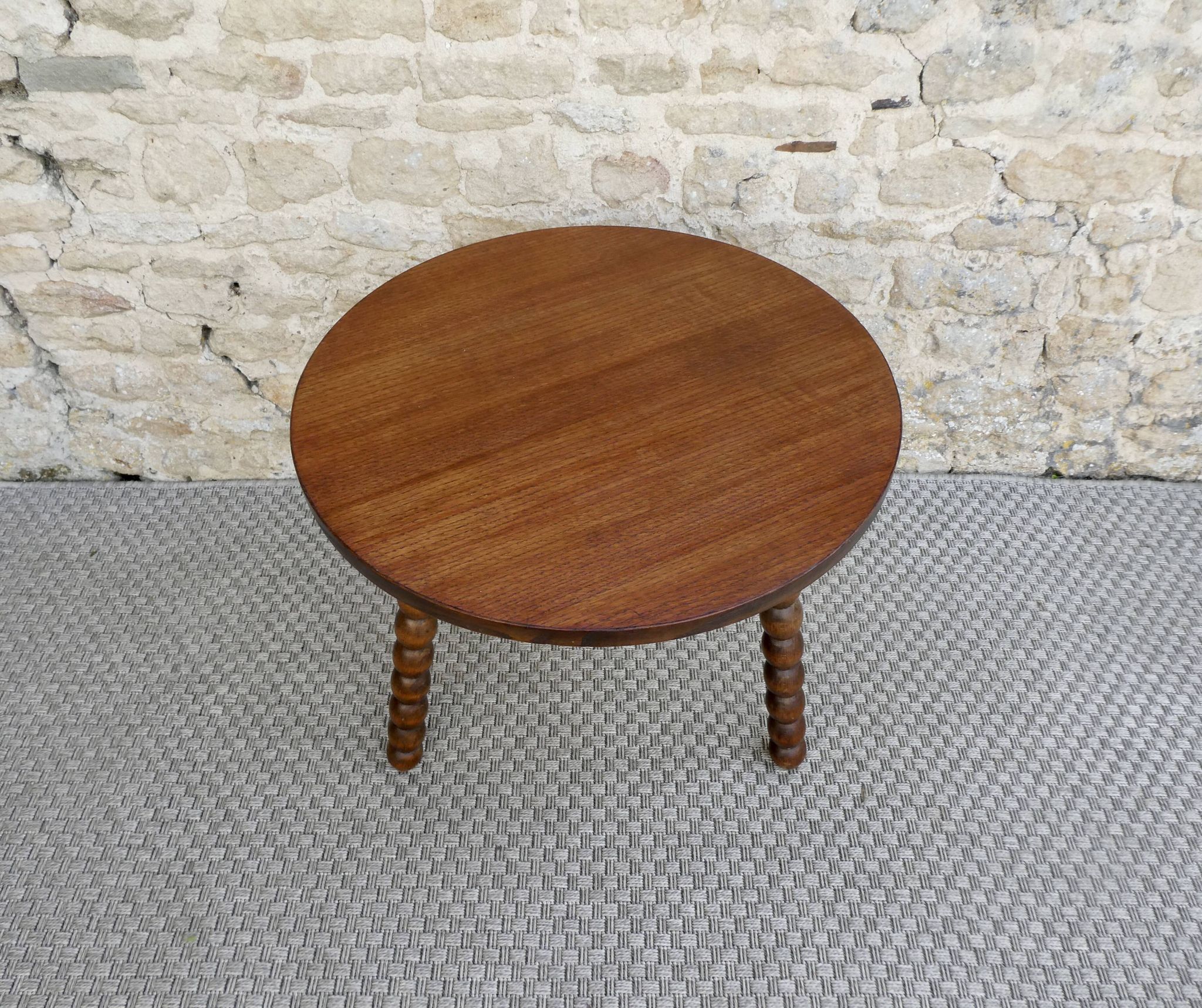 Tripod gueridon with turned wooden legs