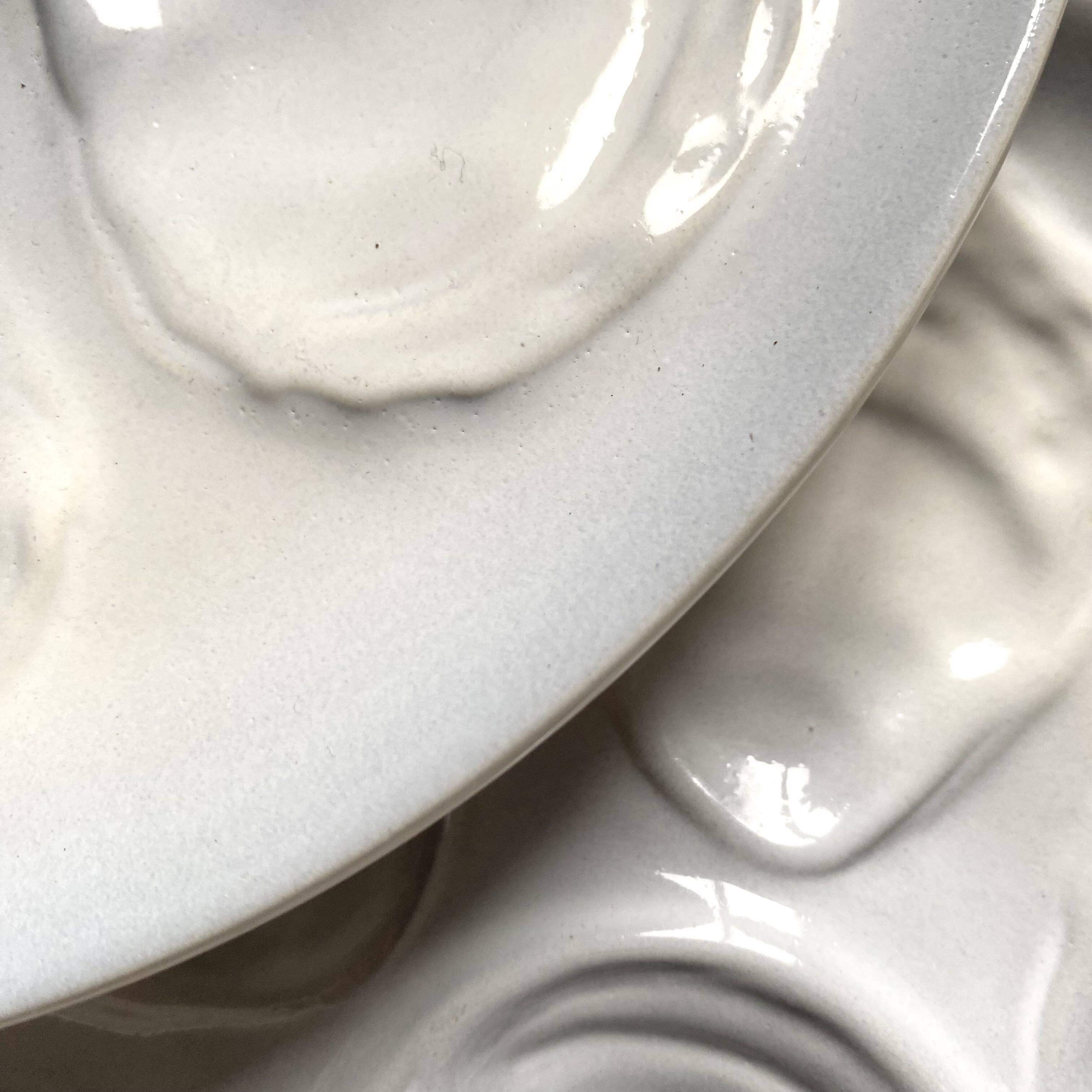 12 Saint Amand oyster plates, sky blue and white