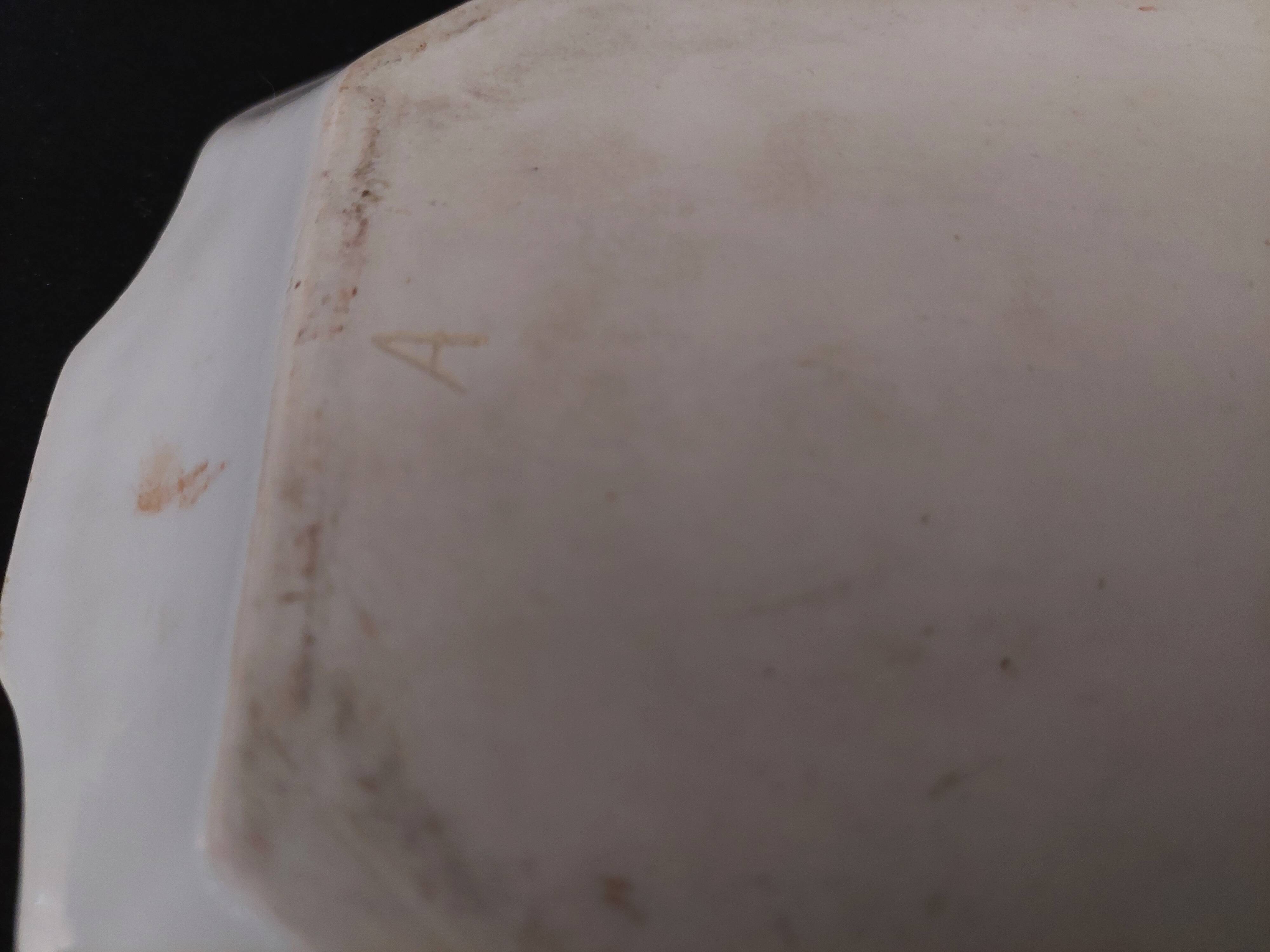 Hollow brand a porcelain cake dish