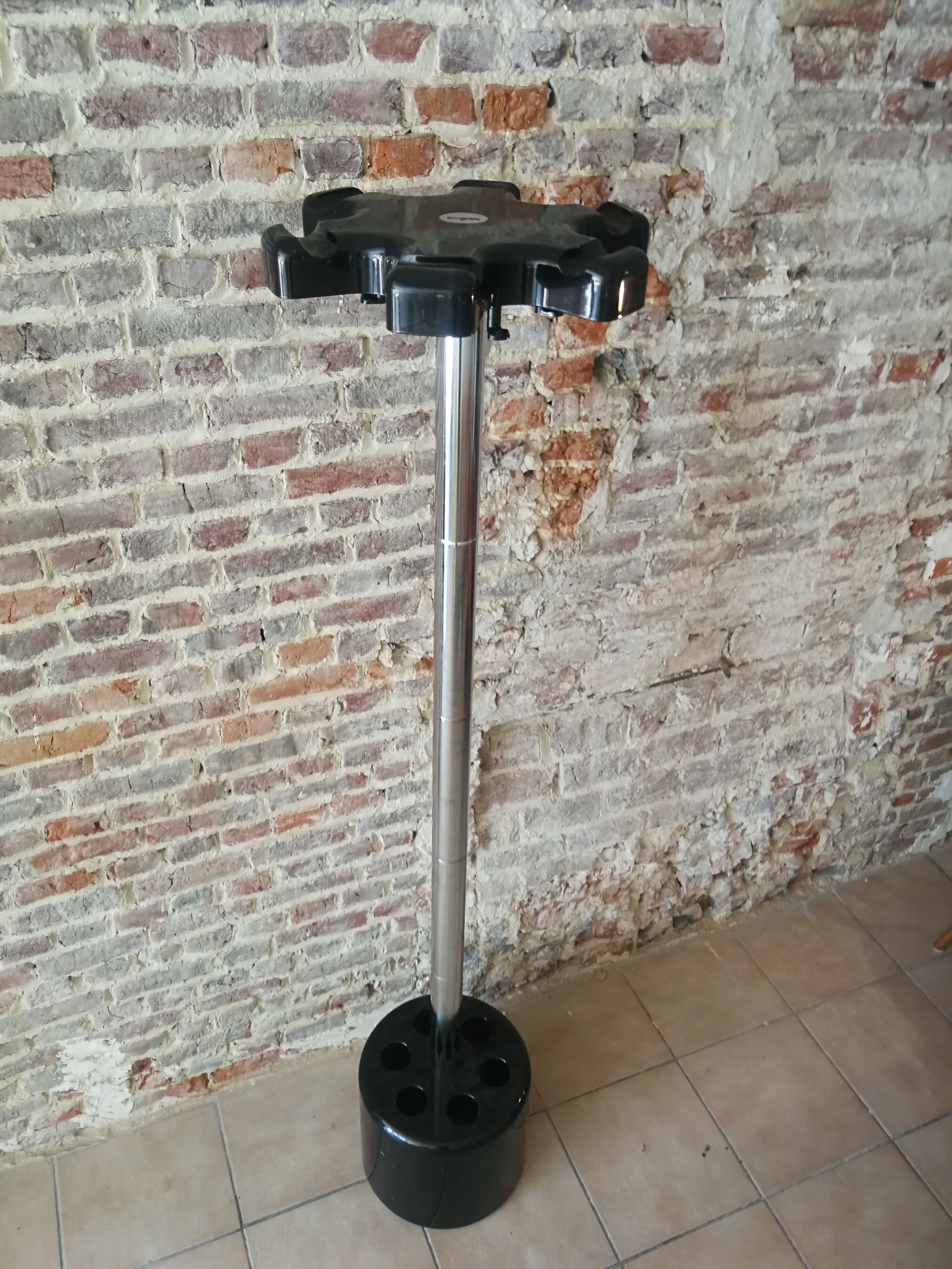 Coat rack by Roberto Lucchi and Paolo Orlandini edited by Velca